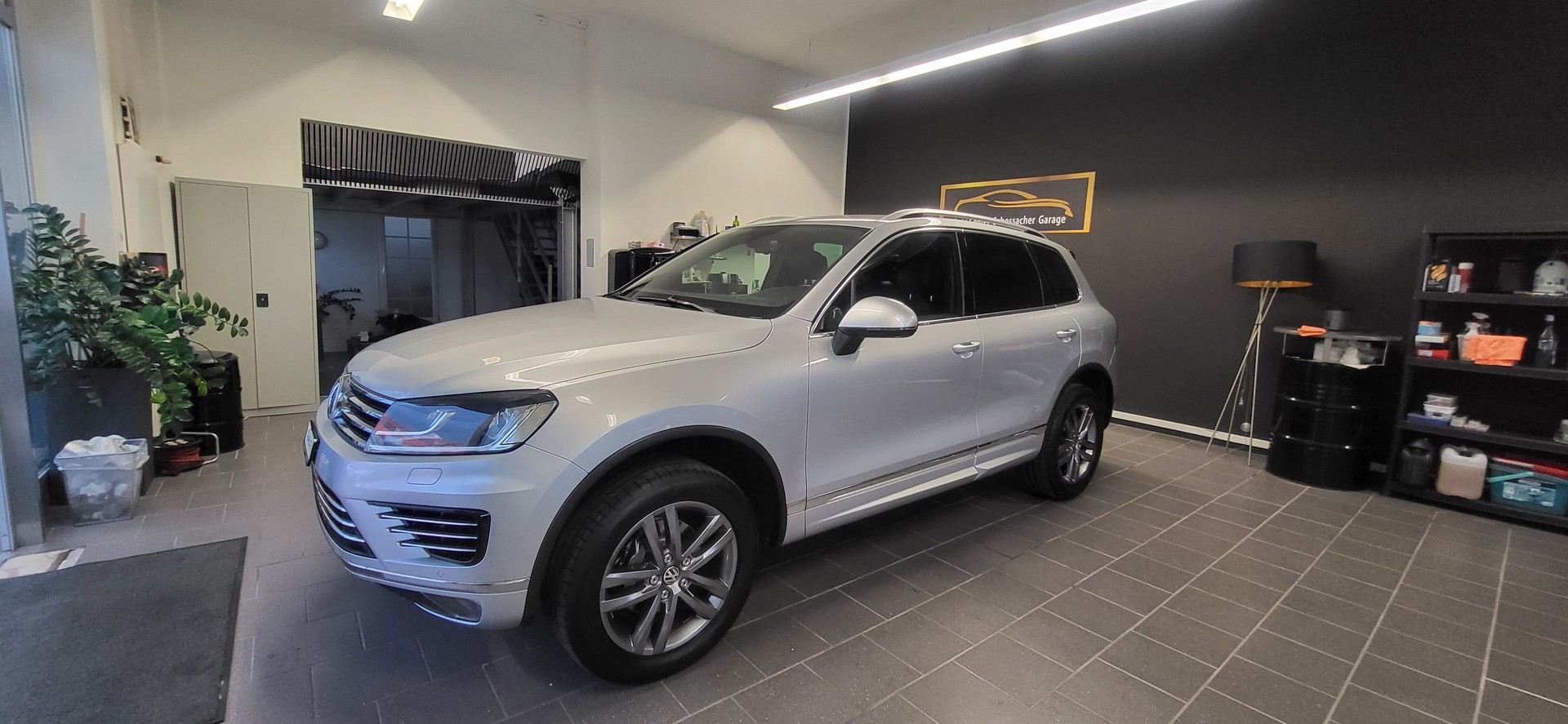 VW Touareg 3.0 TDI BlueMotion Technology Tiptronic-image-1