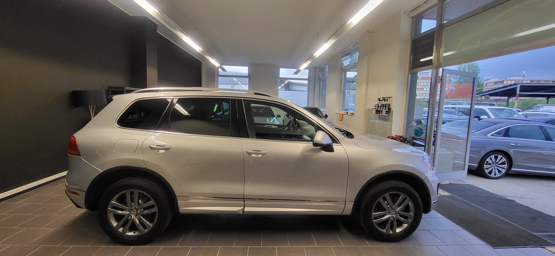 VW Touareg 3.0 TDI BlueMotion Technology Tiptronic-image-3