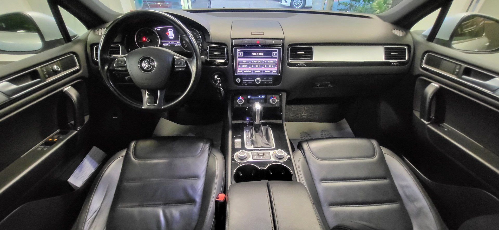 VW Touareg 3.0 TDI BlueMotion Technology Tiptronic-image-10