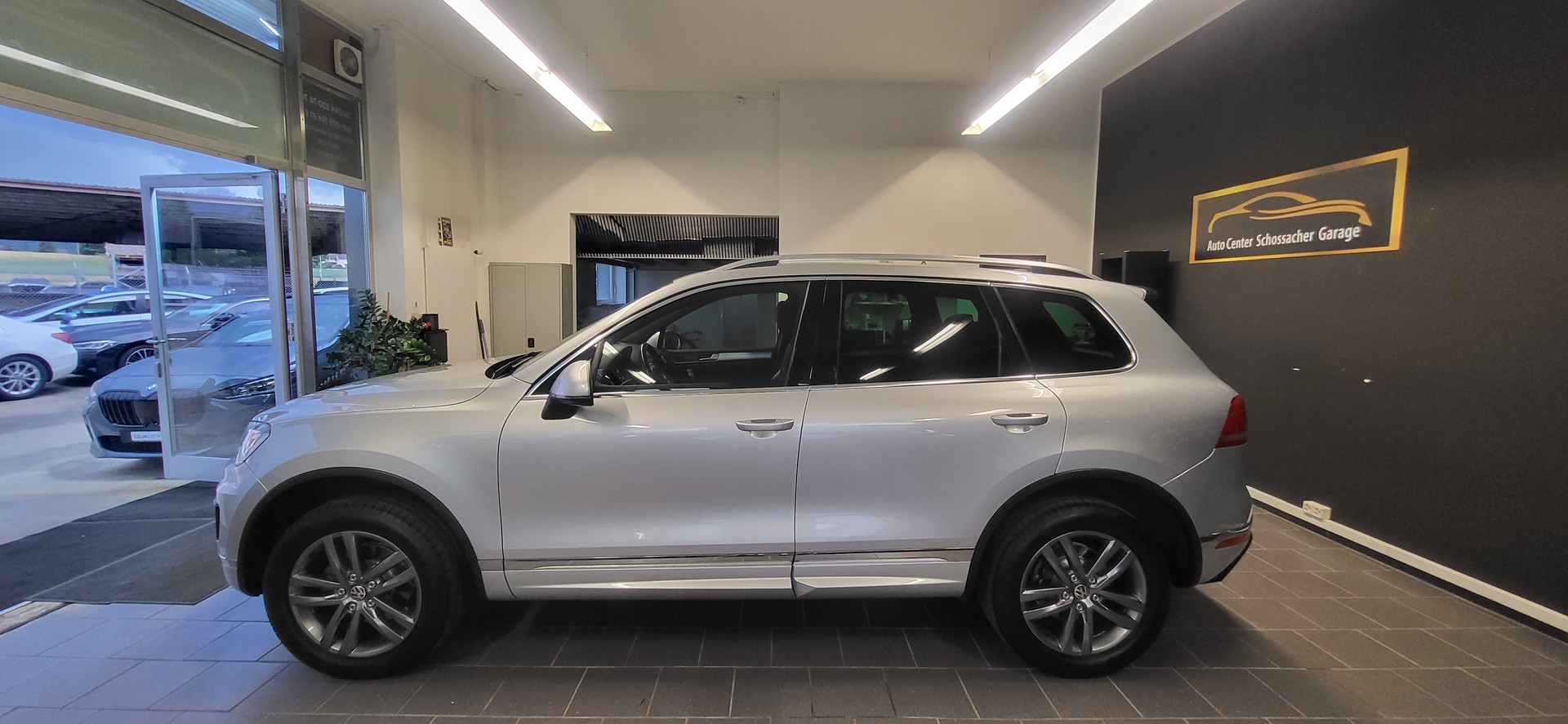 VW Touareg 3.0 TDI BlueMotion Technology Tiptronic-image-4