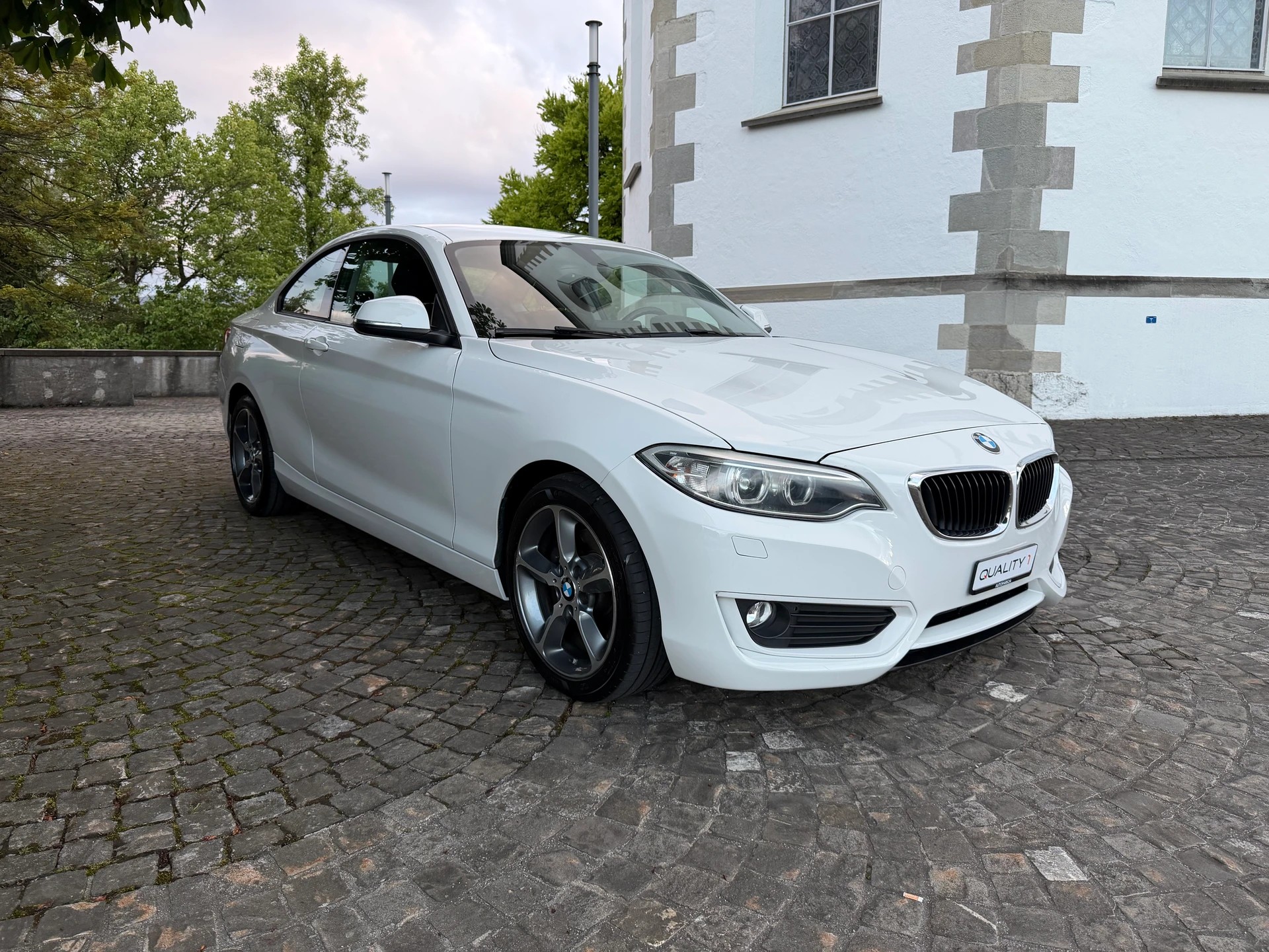 BMW 220iCoupé Steptronic / 1 Hand / CH-Fahrzeug / Frisch ab MFK / Service gepflegt / Navi / Xenon / DAB-image-2