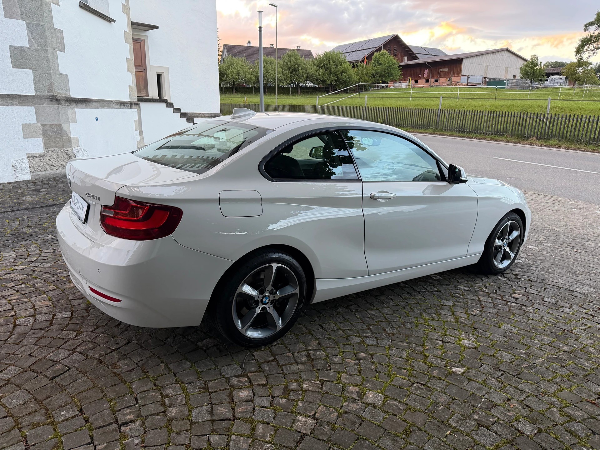 BMW 220iCoupé Steptronic / 1 Hand / CH-Fahrzeug / Frisch ab MFK / Service gepflegt / Navi / Xenon / DAB-image-4