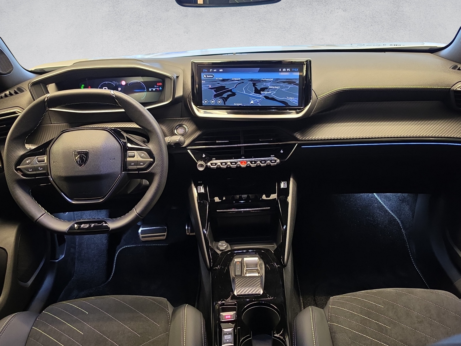 PEUGEOT 2008 1.2 145 MHEV GT-image-7