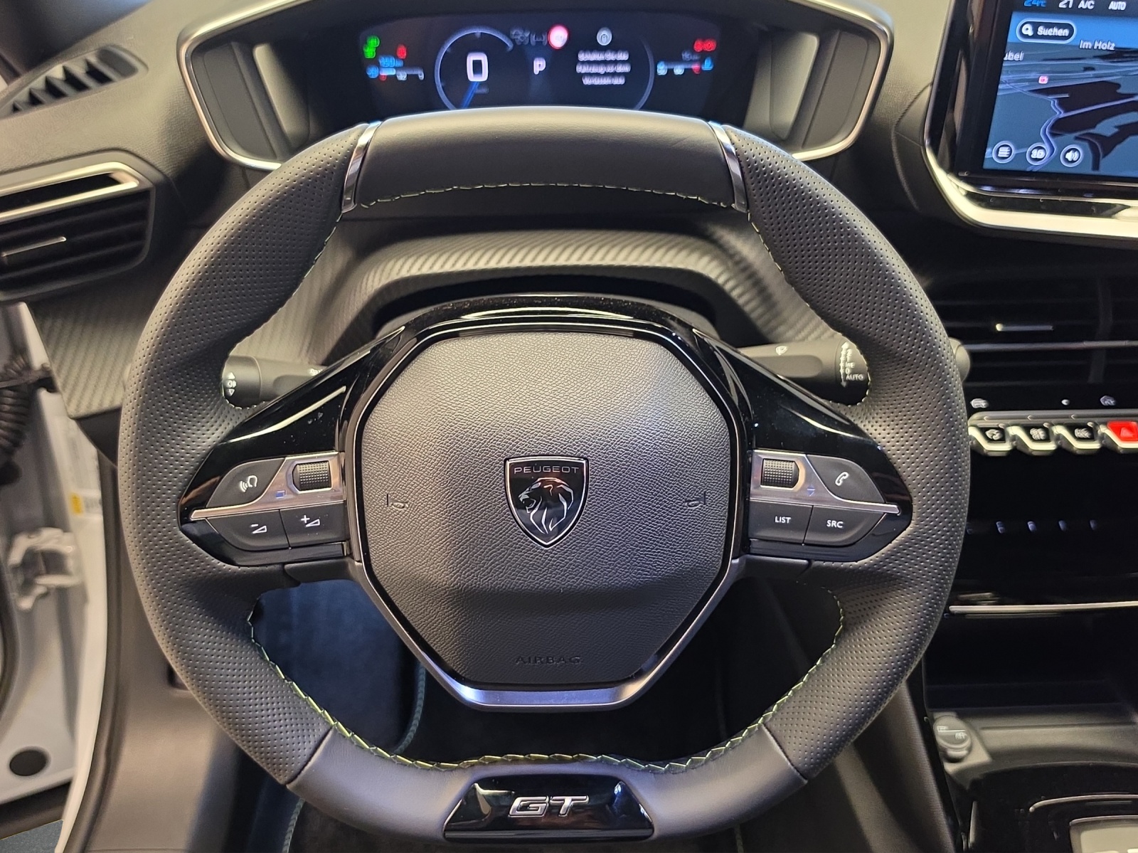 PEUGEOT 2008 1.2 145 MHEV GT-image-10
