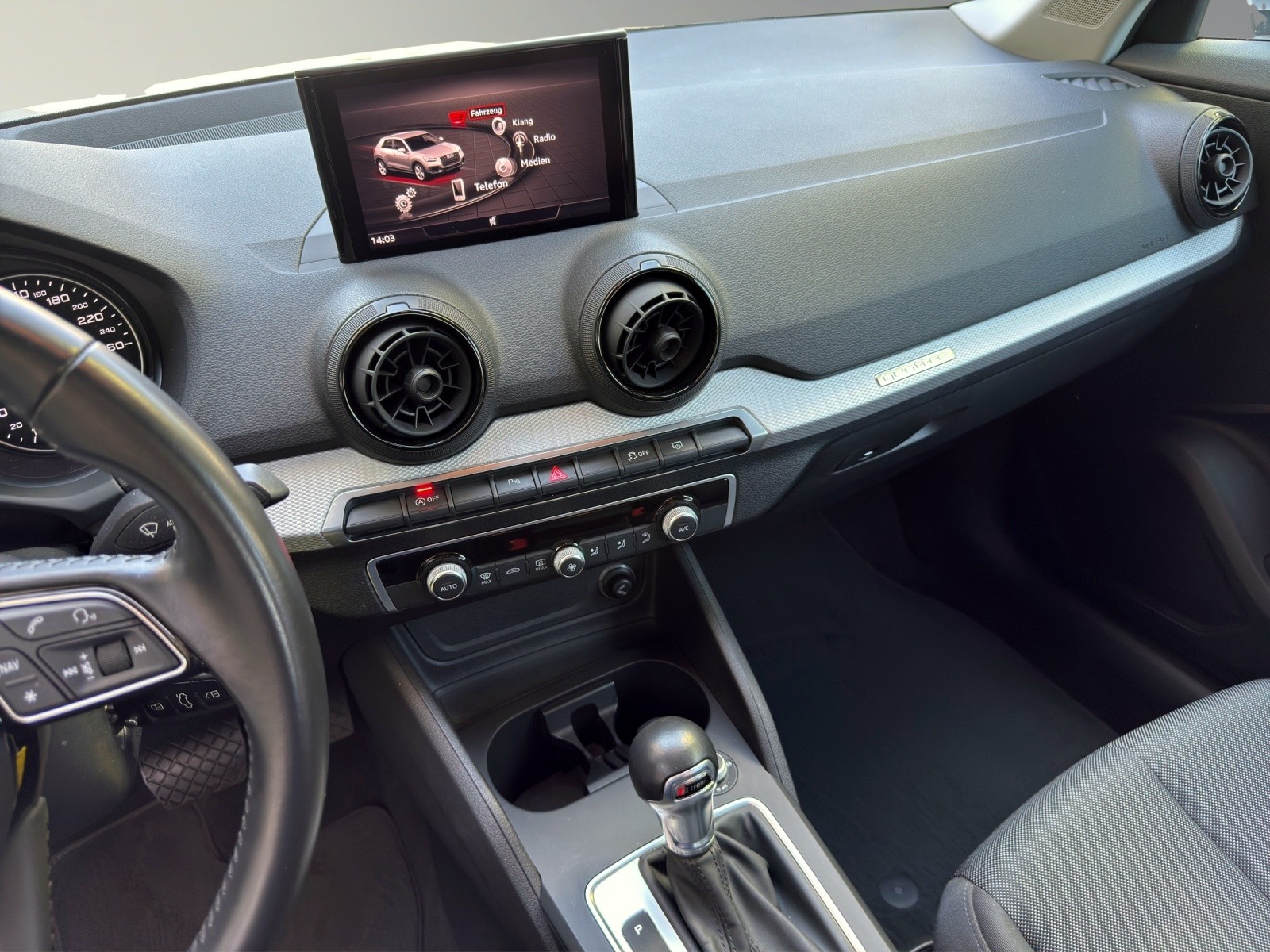 AUDI Q2 2.0 TFSI quattro S-Tronic-image-12