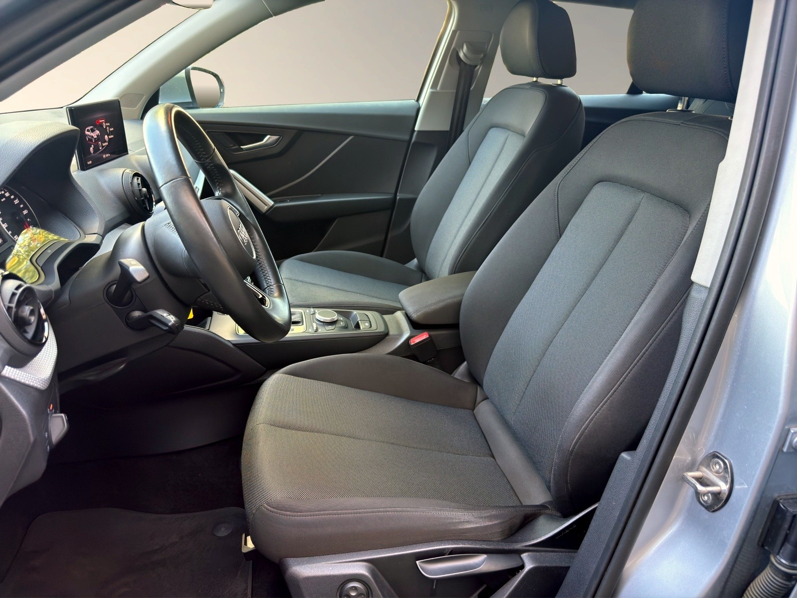 AUDI Q2 2.0 TFSI quattro S-Tronic-image-8