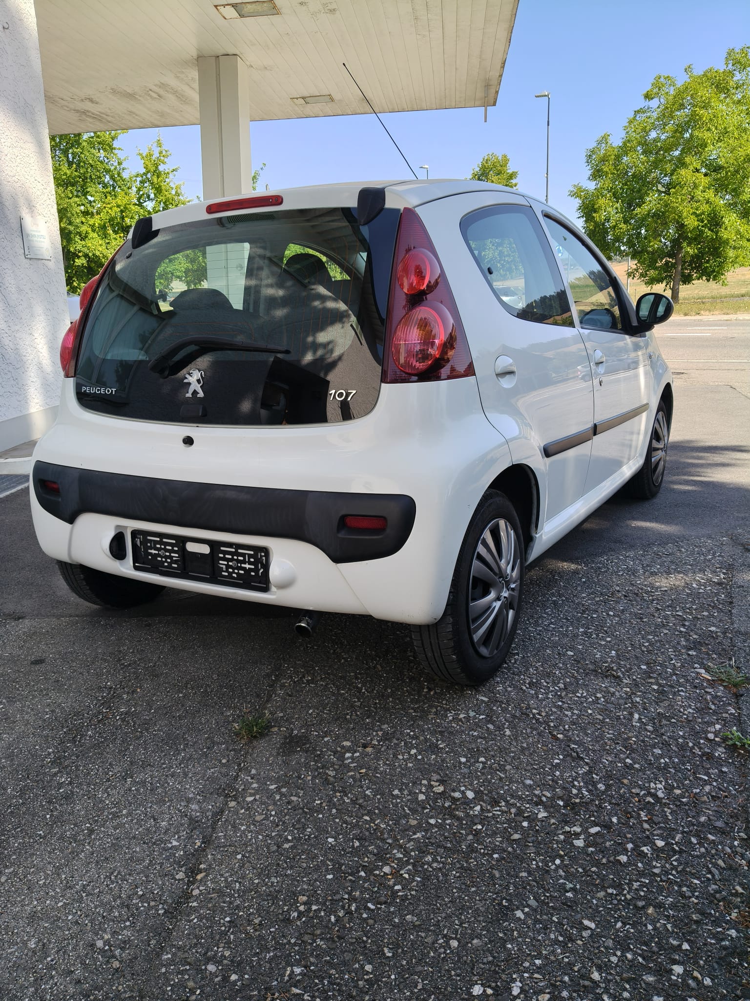PEUGEOT 107 1.0 Active-image-4
