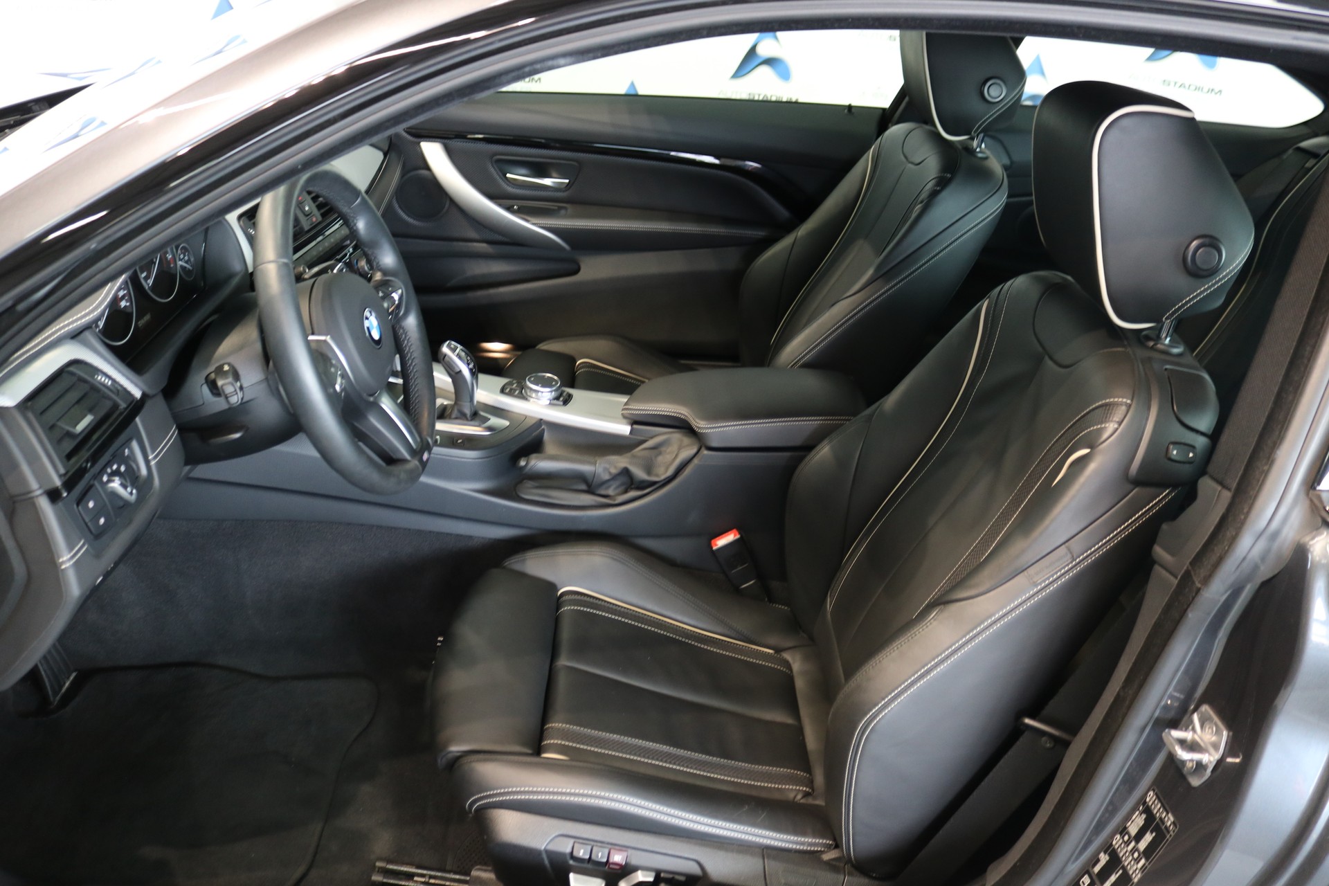 BMW 435i Coupé xDrive M Sport Steptronic-image-4