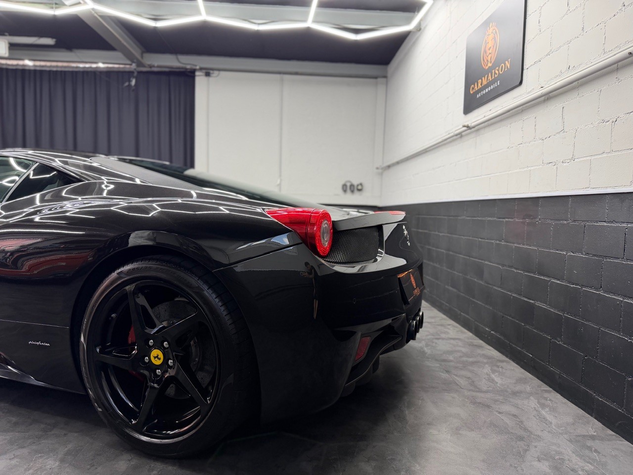 FERRARI 458 Italia 4.5 V8 Black Beast-showroom-element-3