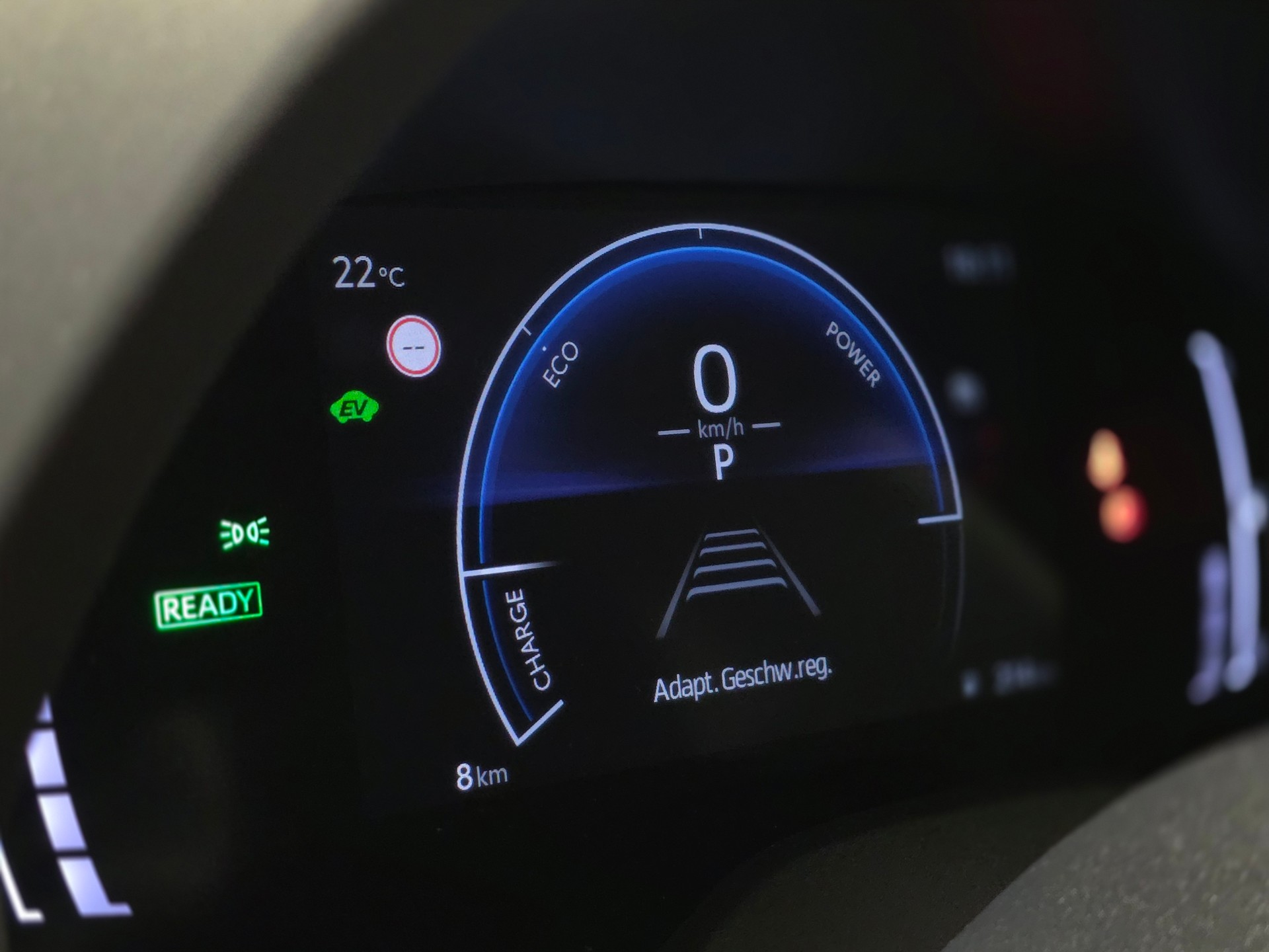 TOYOTA Yaris 1.5 e-CVT Teamplayer-image-9