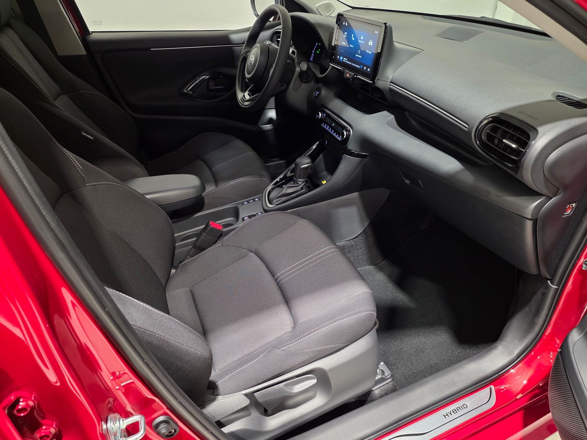 TOYOTA Yaris 1.5 e-CVT Teamplayer-image-17