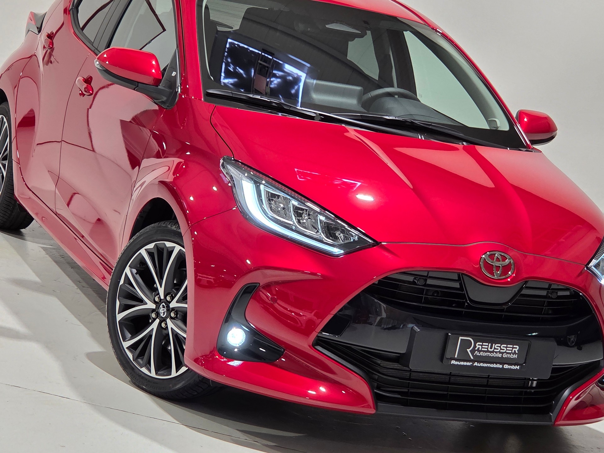 TOYOTA Yaris 1.5 e-CVT Teamplayer-image-22