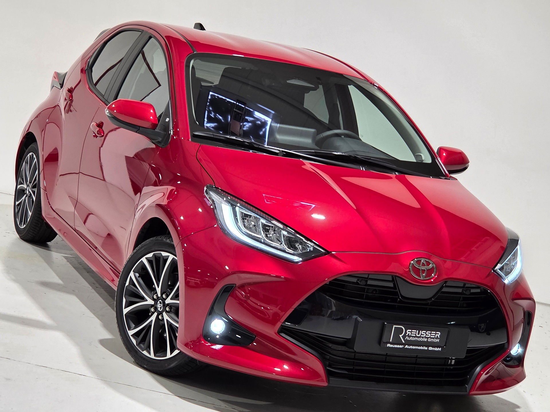 TOYOTA Yaris 1.5 e-CVT Teamplayer-image-23