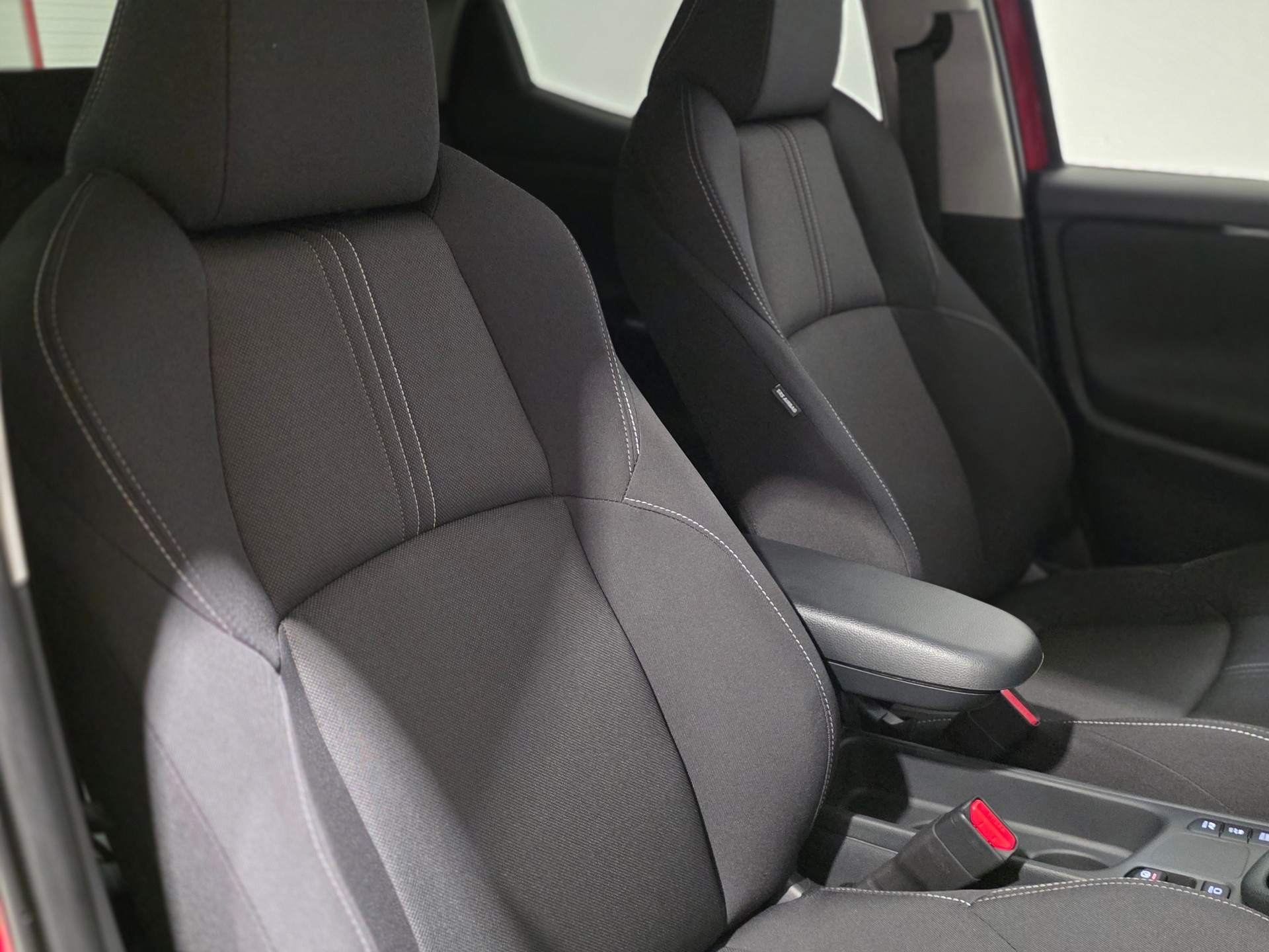TOYOTA Yaris 1.5 e-CVT Teamplayer-image-15