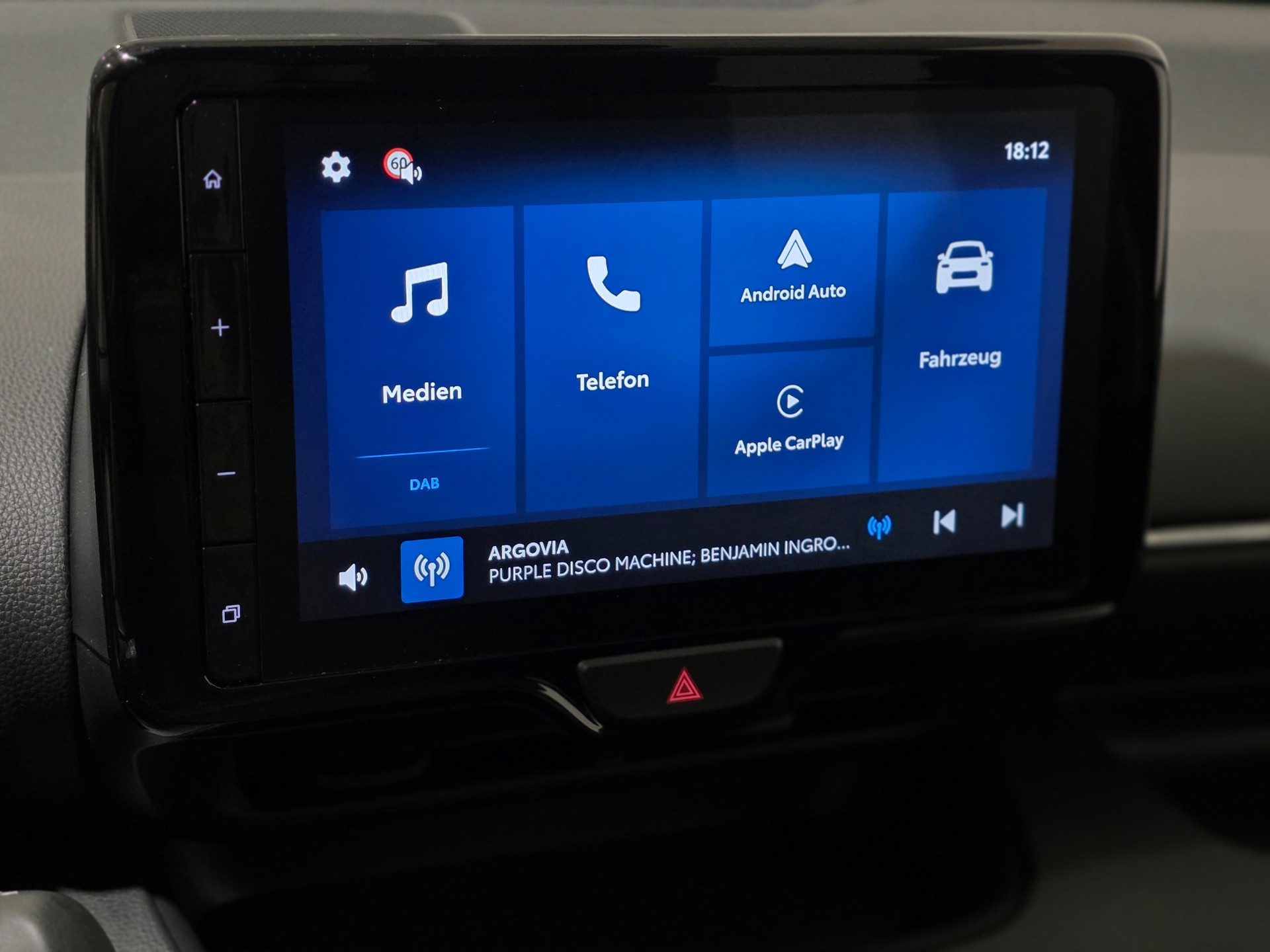 TOYOTA Yaris 1.5 e-CVT Teamplayer-image-11