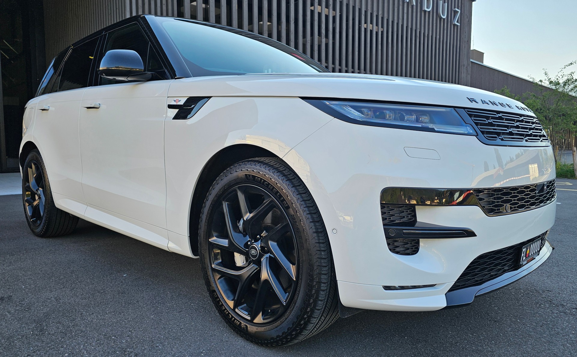 LAND ROVER RANGE ROVER SPORT-showroom-element-3
