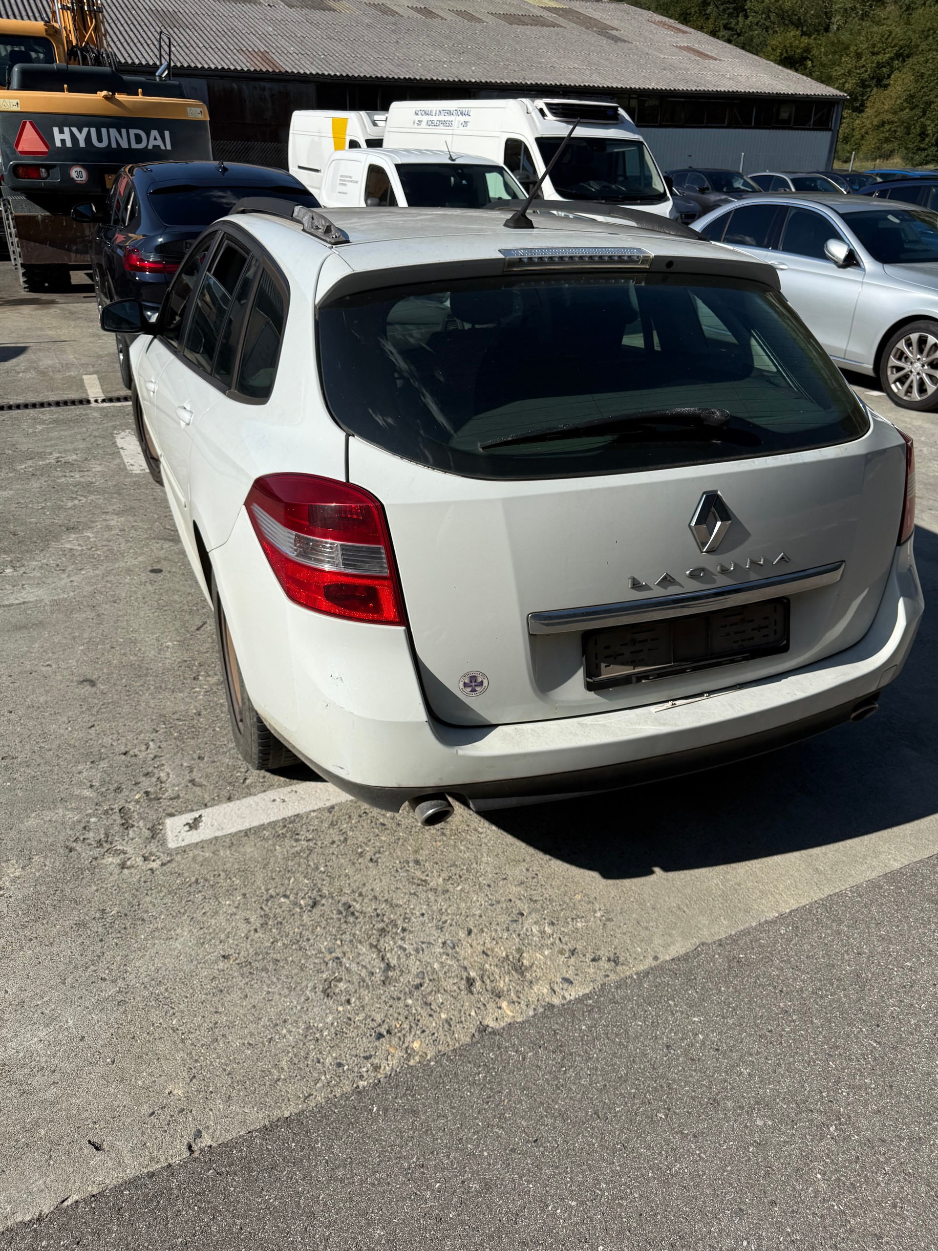 RENAULT Laguna Grandtour 2.0 dCi Expression-image-2