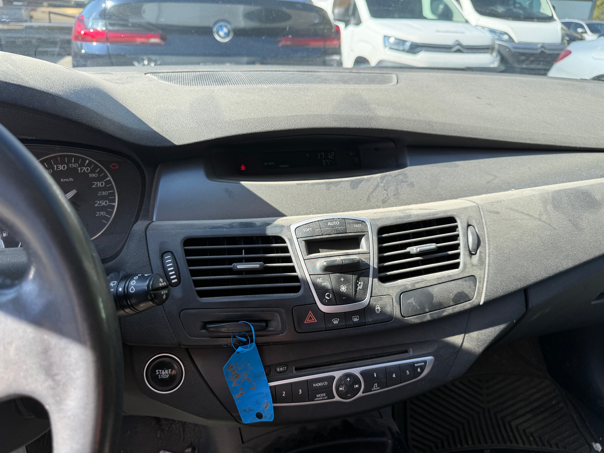 RENAULT Laguna Grandtour 2.0 dCi Expression-image-5