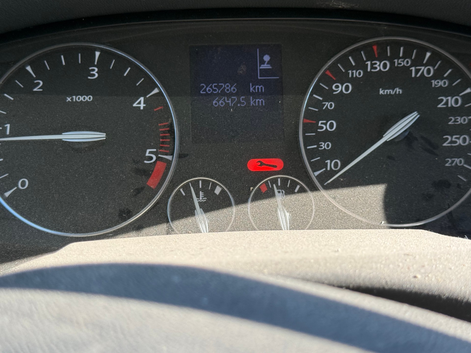 RENAULT Laguna Grandtour 2.0 dCi Expression-image-7