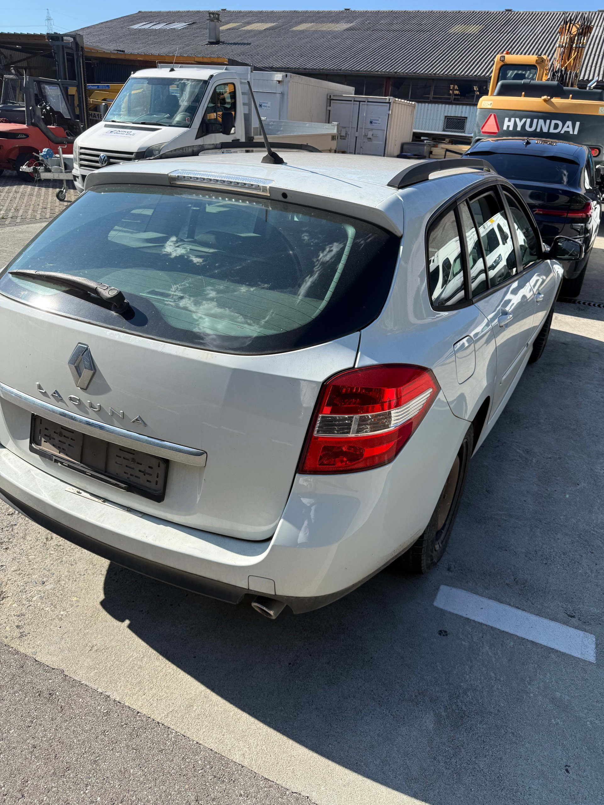 RENAULT Laguna Grandtour 2.0 dCi Expression-image-3
