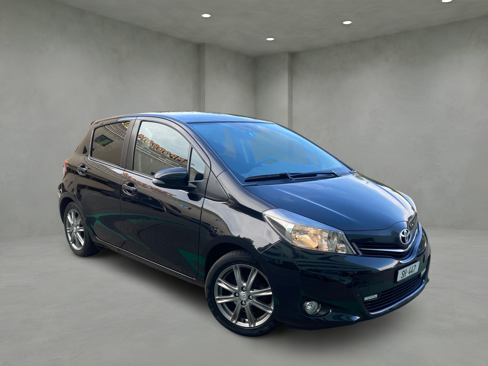 TOYOTA Yaris 1.33 Style-image-0