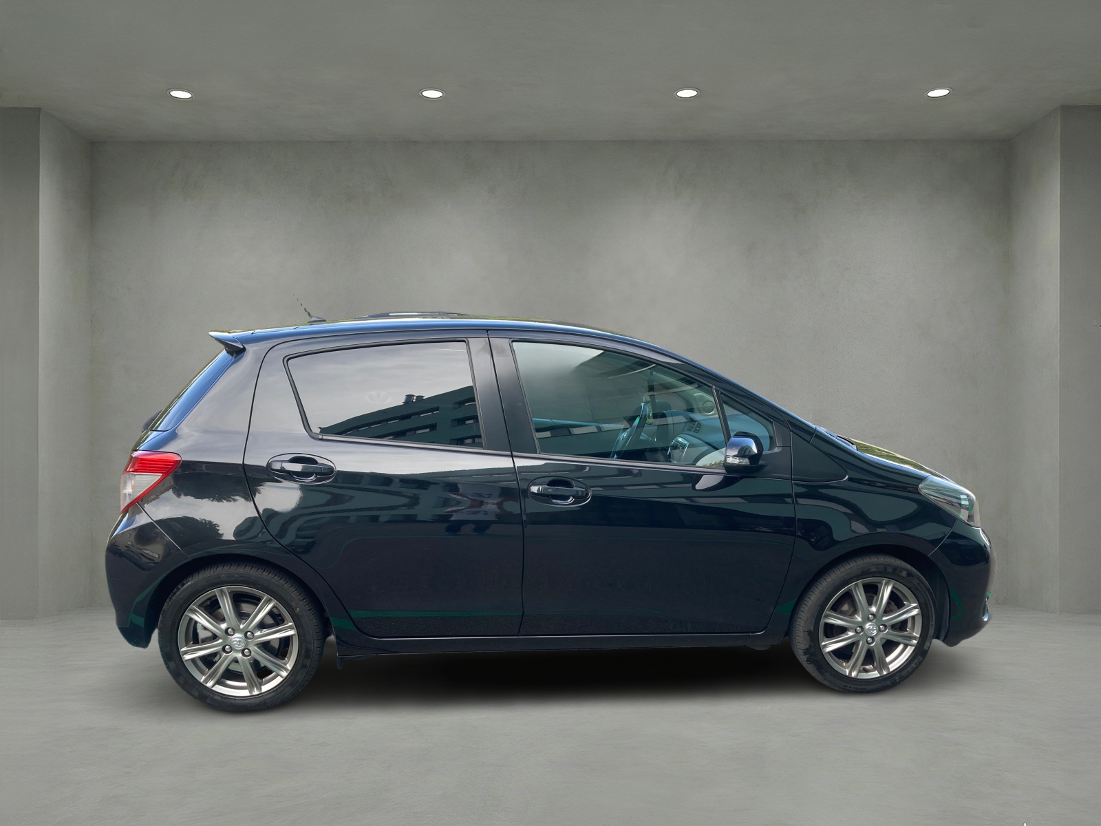 TOYOTA Yaris 1.33 Style-image-6