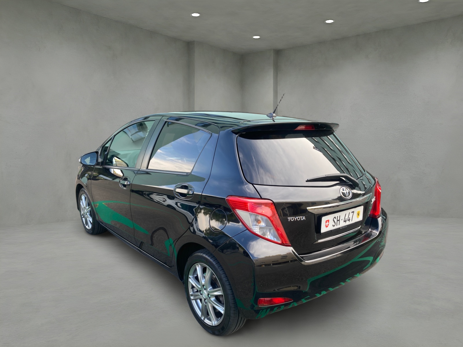 TOYOTA Yaris 1.33 Style-image-3