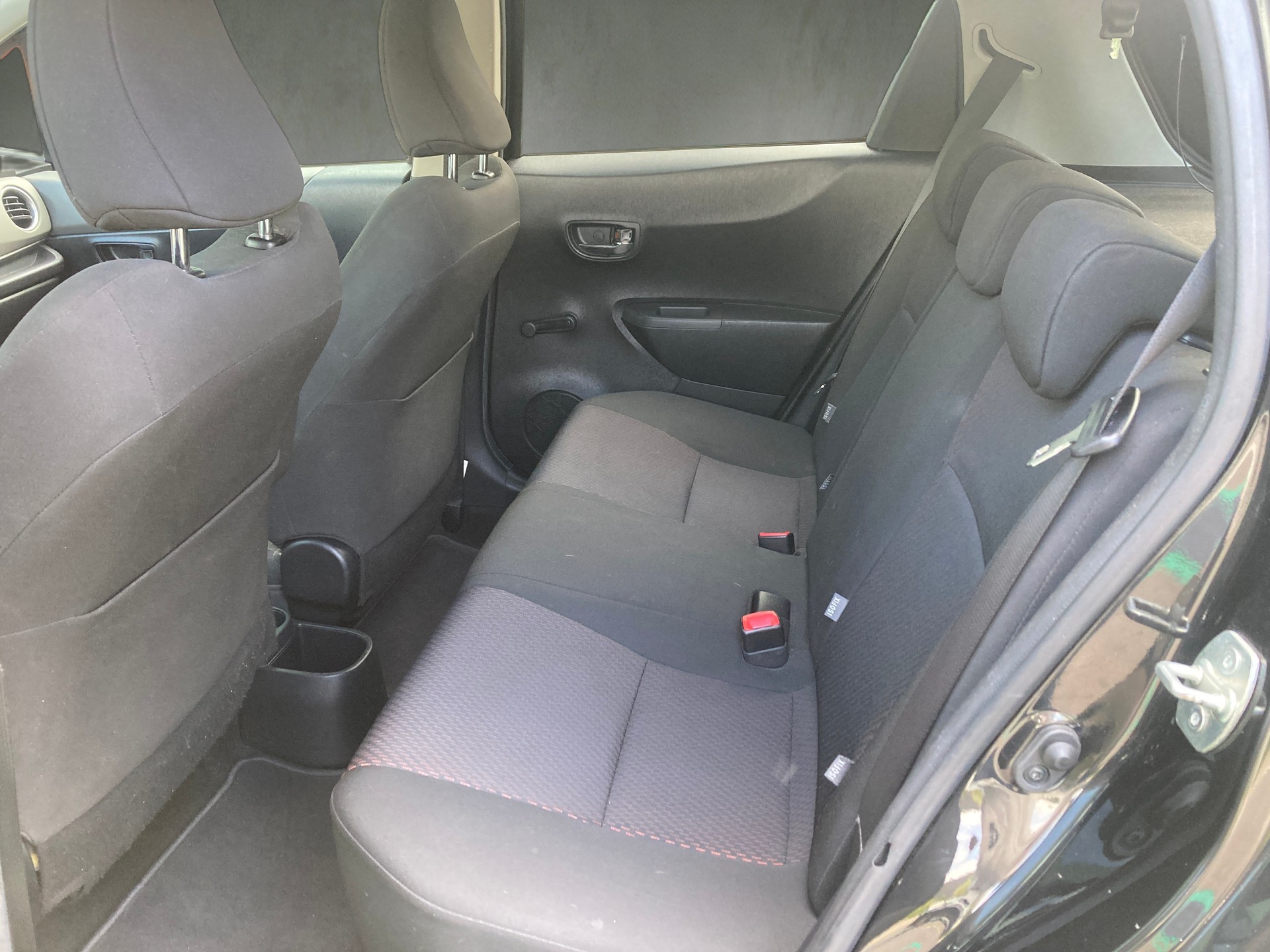 TOYOTA Yaris 1.33 Style-image-10