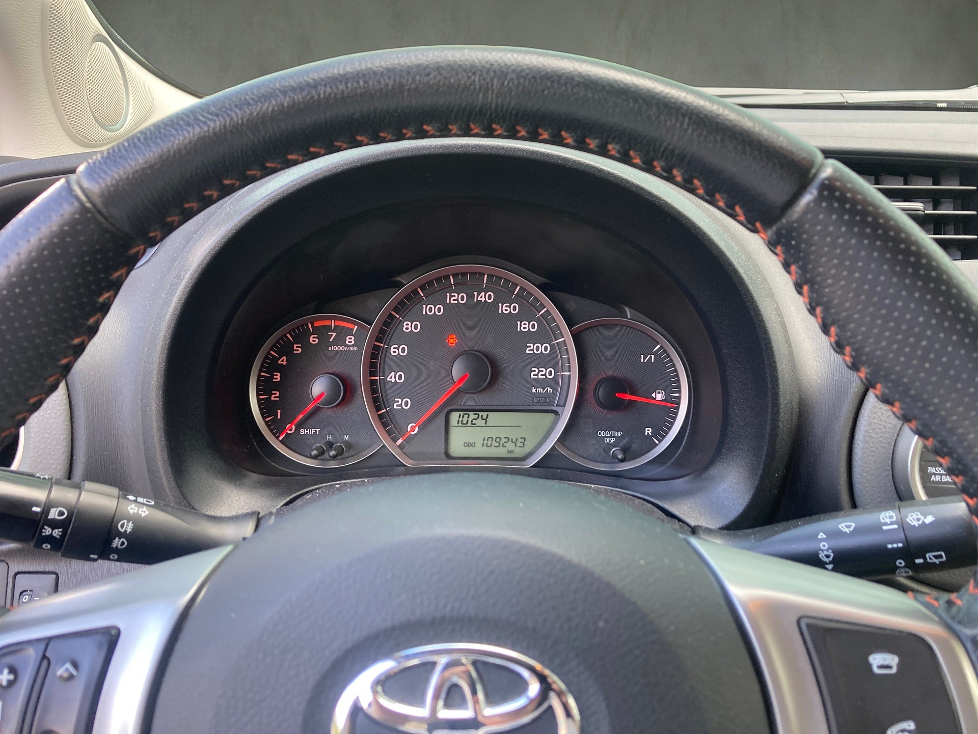 TOYOTA Yaris 1.33 Style-image-7