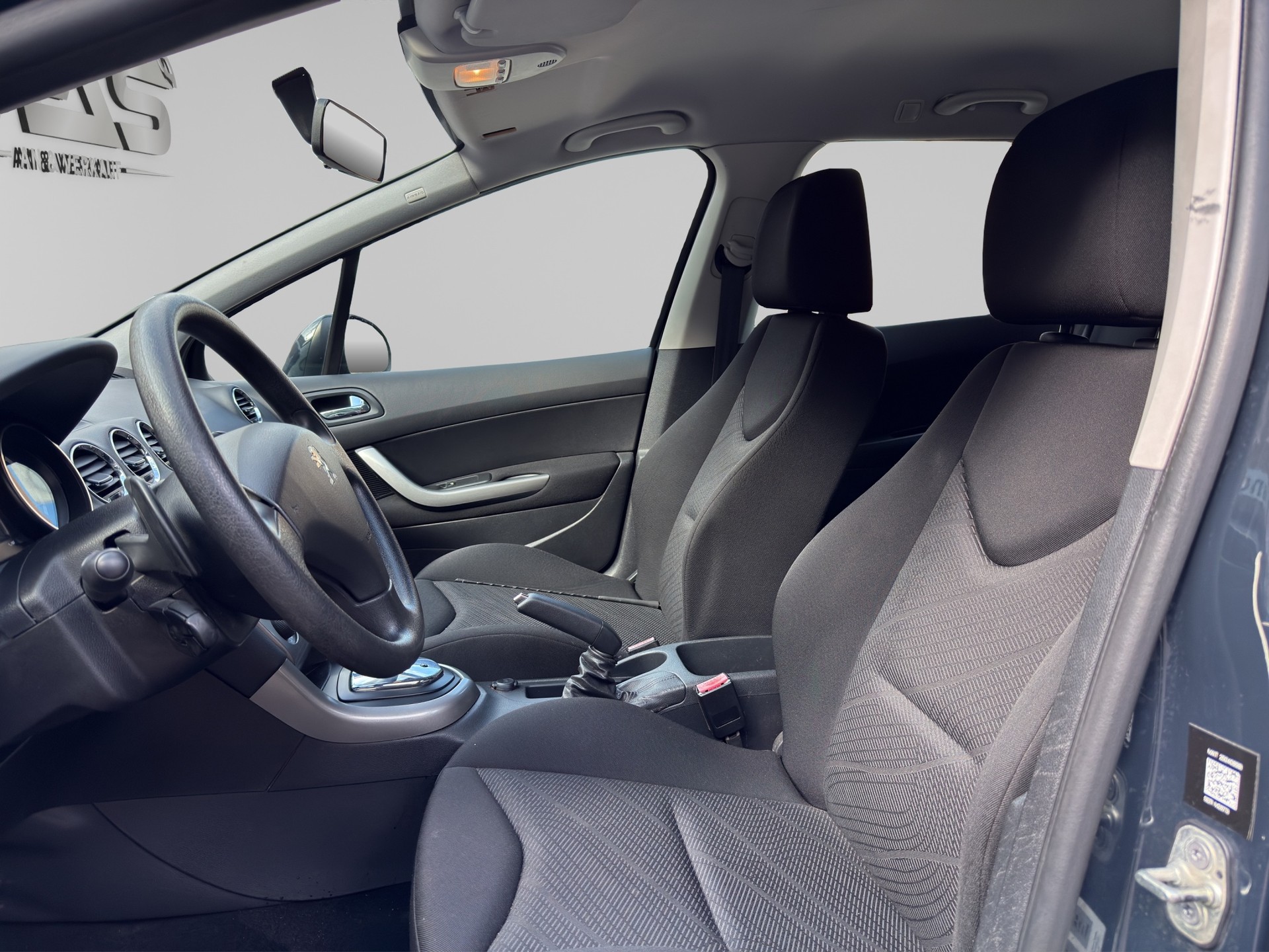 PEUGEOT 308 SW 1.6 HDI Access EGS6-image-8