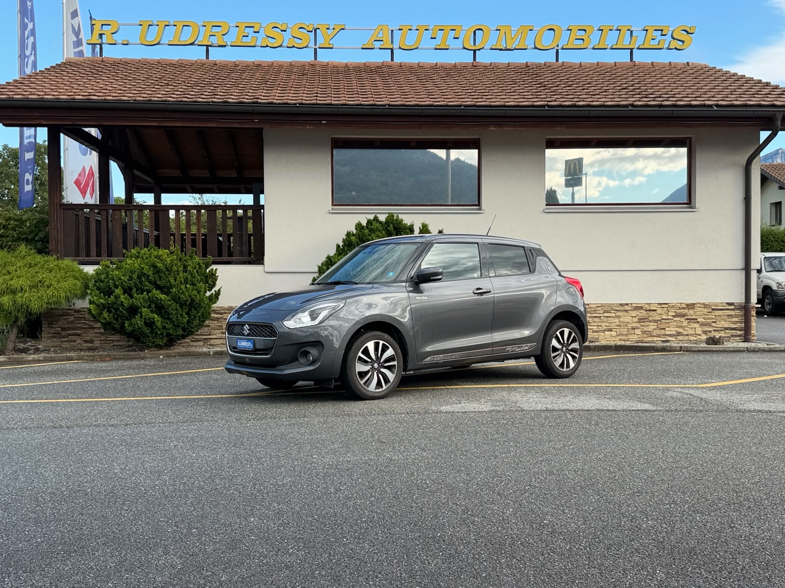 SUZUKI Swift 1.2i 16V SHVS Piz Sulai Top Hybrid Allgri4x4-image-0
