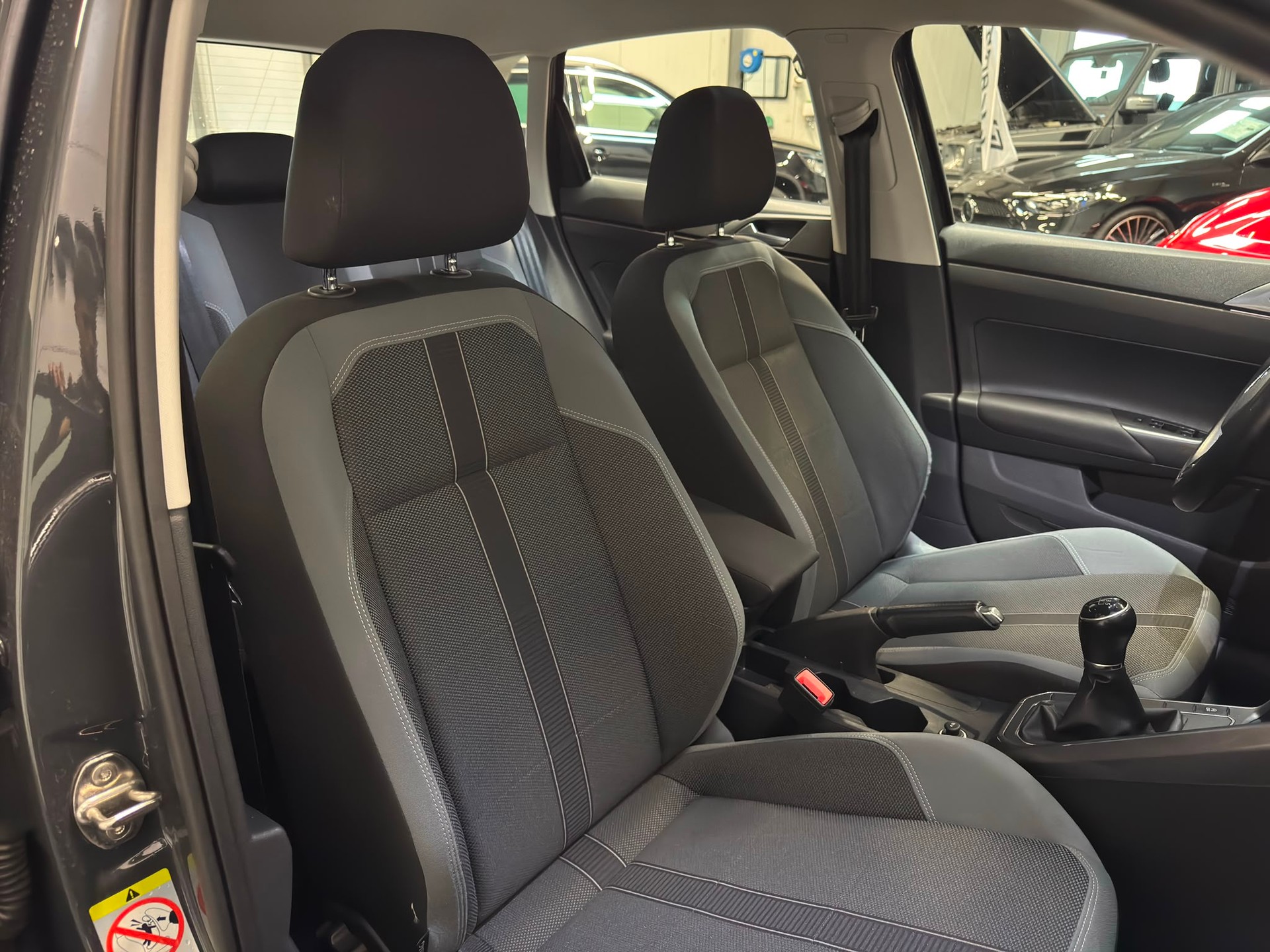 VW Polo 1.6 TDI 95 Highline Facelift-image-13