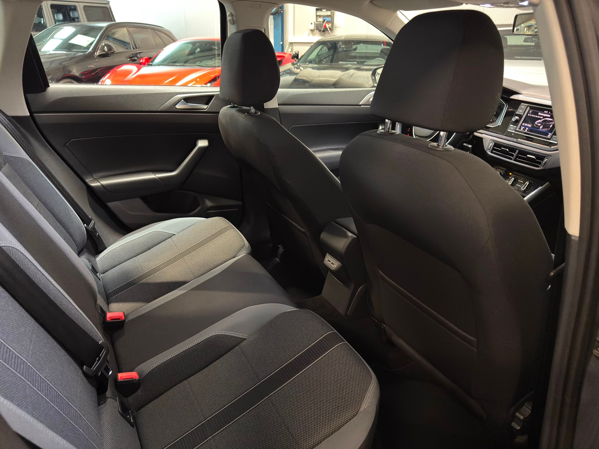 VW Polo 1.6 TDI 95 Highline Facelift-image-12
