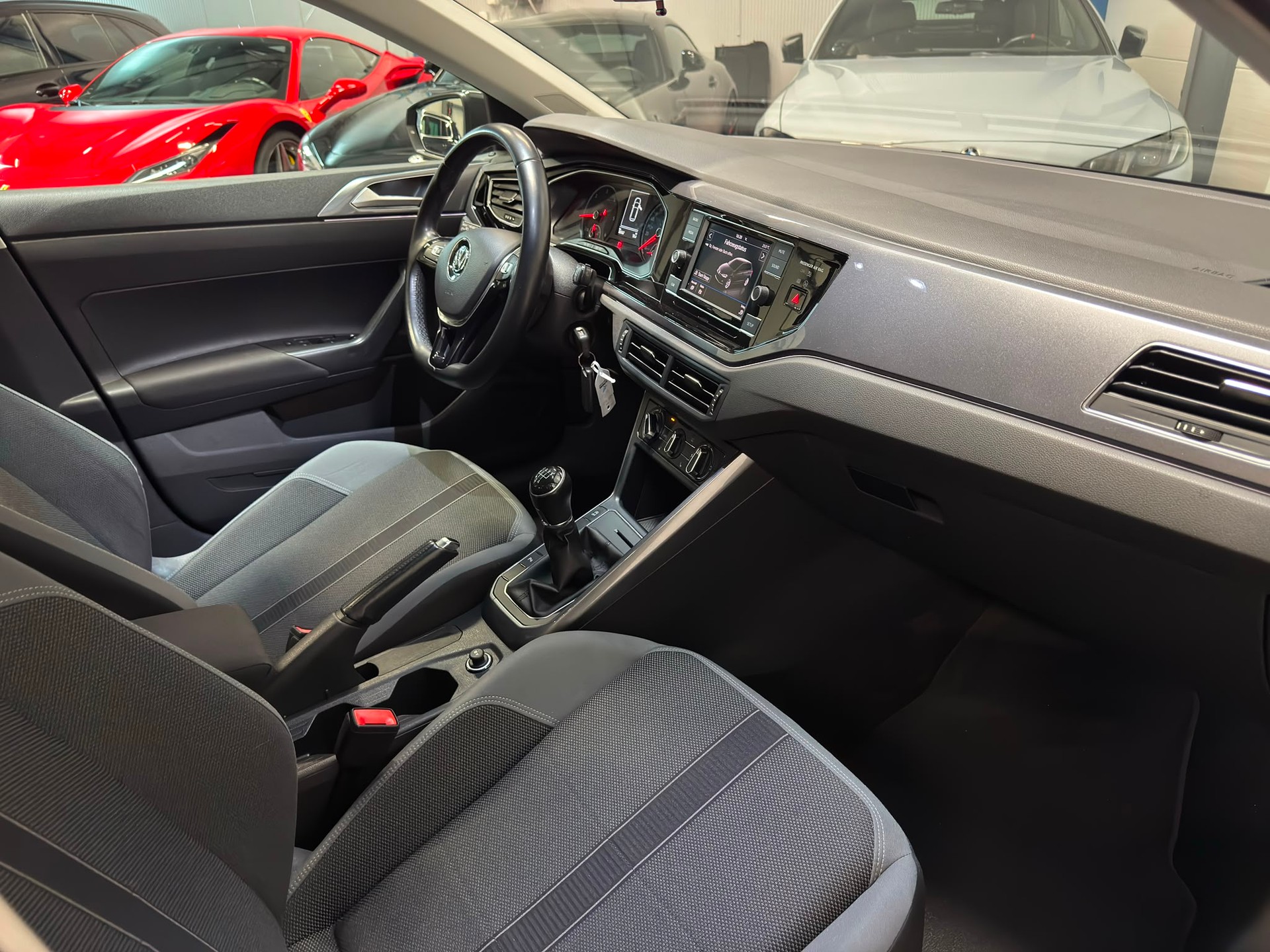 VW Polo 1.6 TDI 95 Highline Facelift-image-14