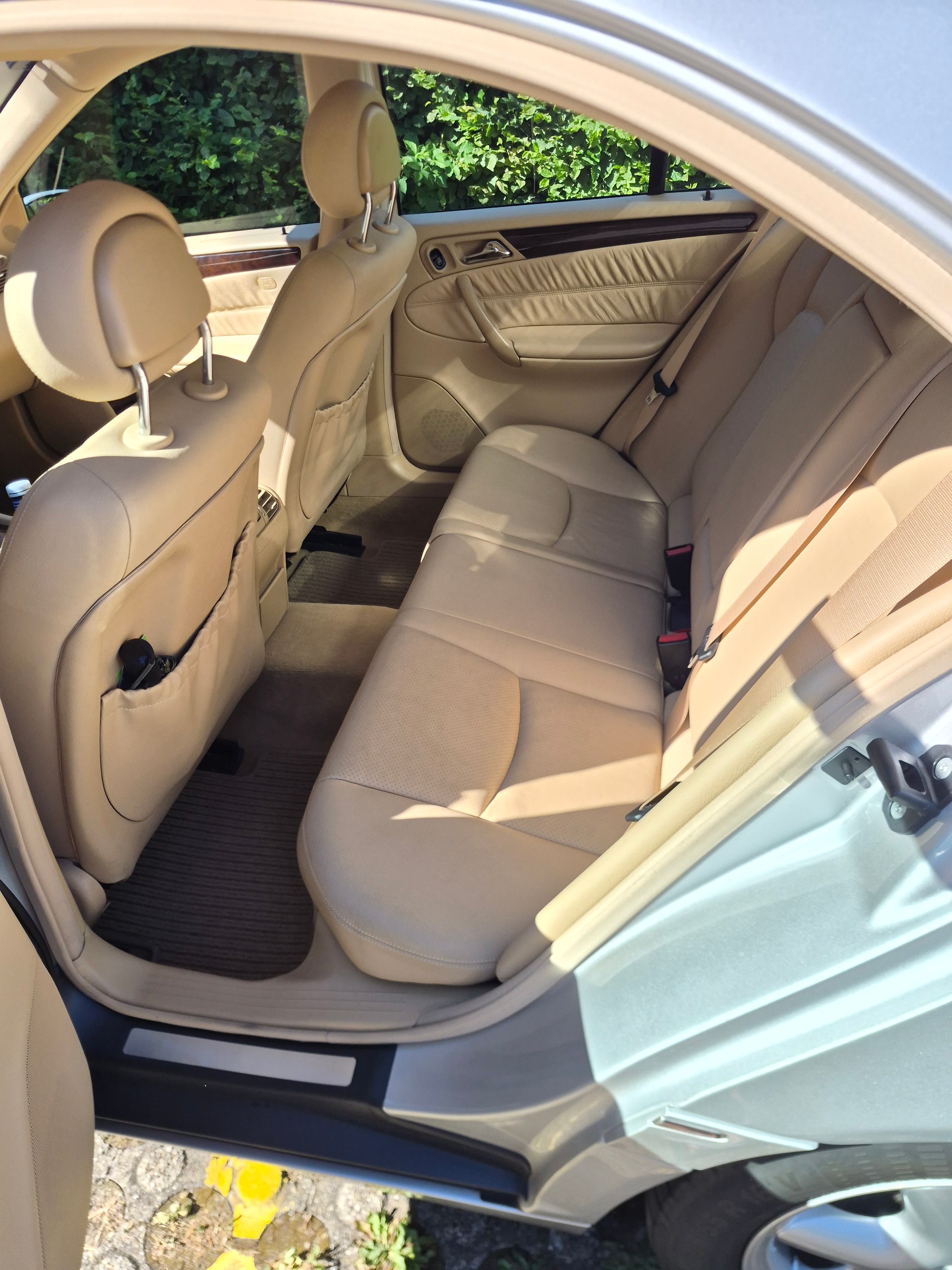 MERCEDES-BENZ C 320-image-3
