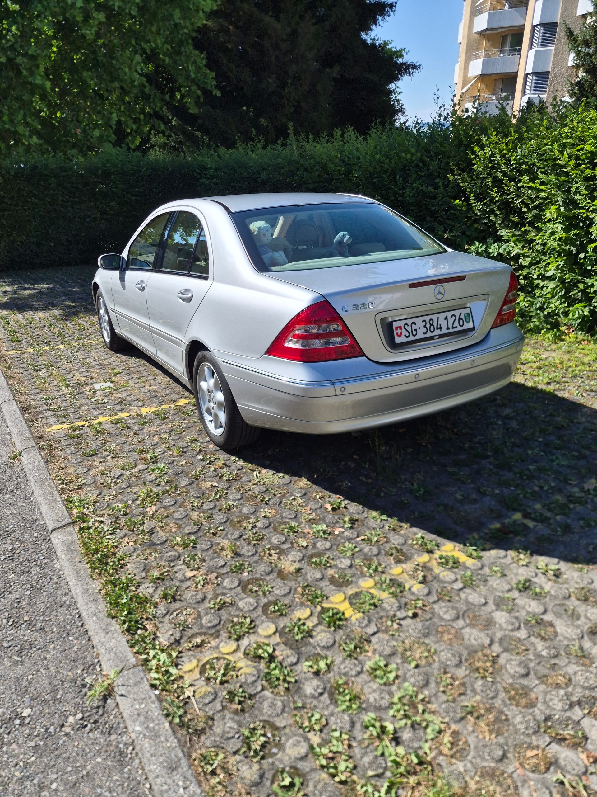 MERCEDES-BENZ C 320-image-1