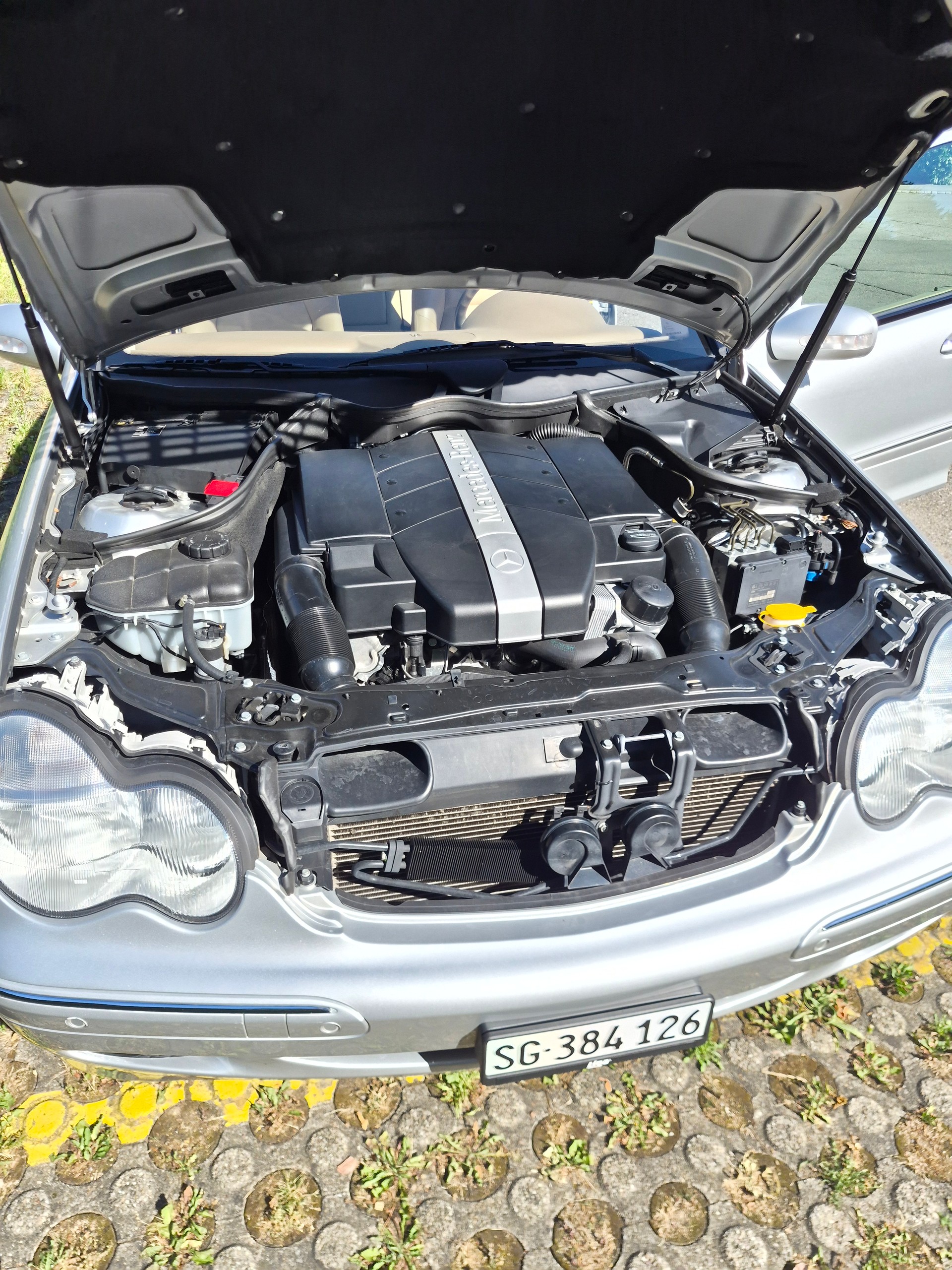 MERCEDES-BENZ C 320-image-5