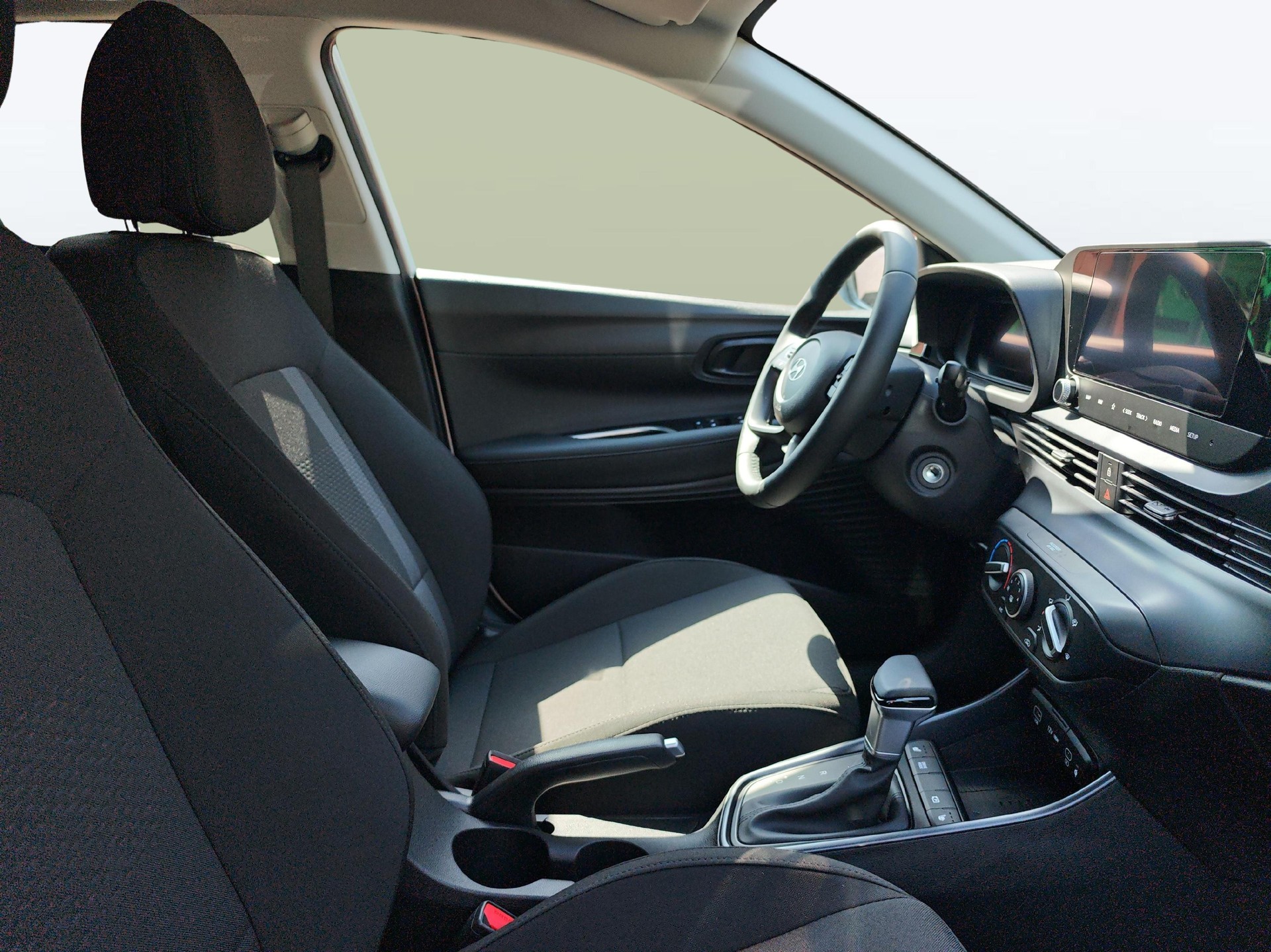 HYUNDAI i20 1.0 T-GDi Amplia-image-9