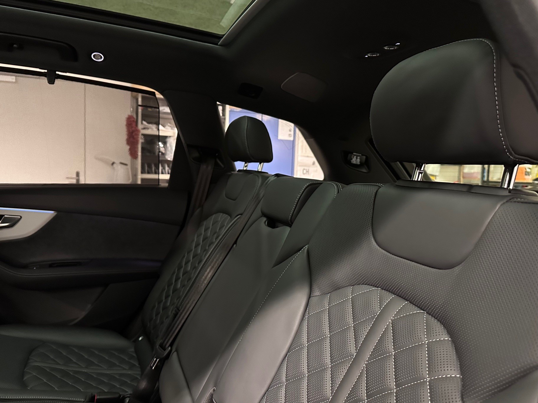 AUDI Q7 50 TDI quattro S Line tiptronic-image-9