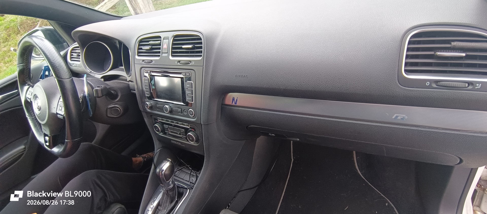 VW 2.0 TSI R DSG 4motion-image-2