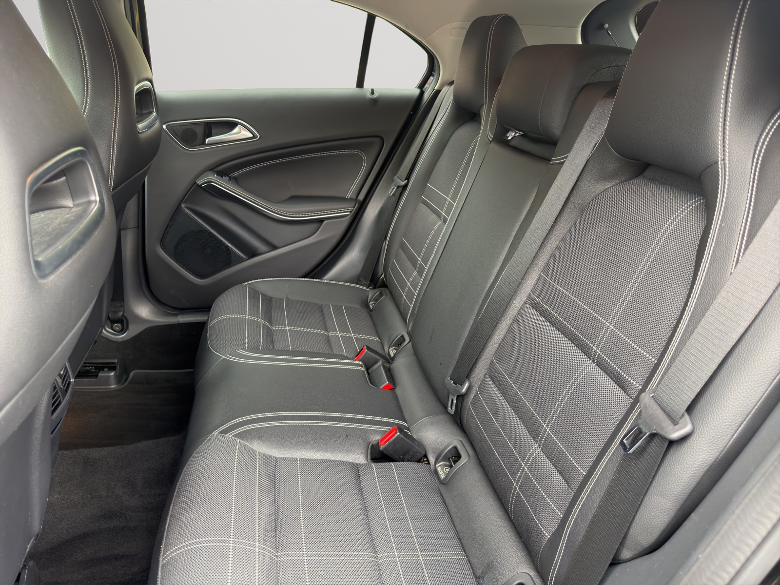 MERCEDES-BENZ A 200 Night Star-image-13