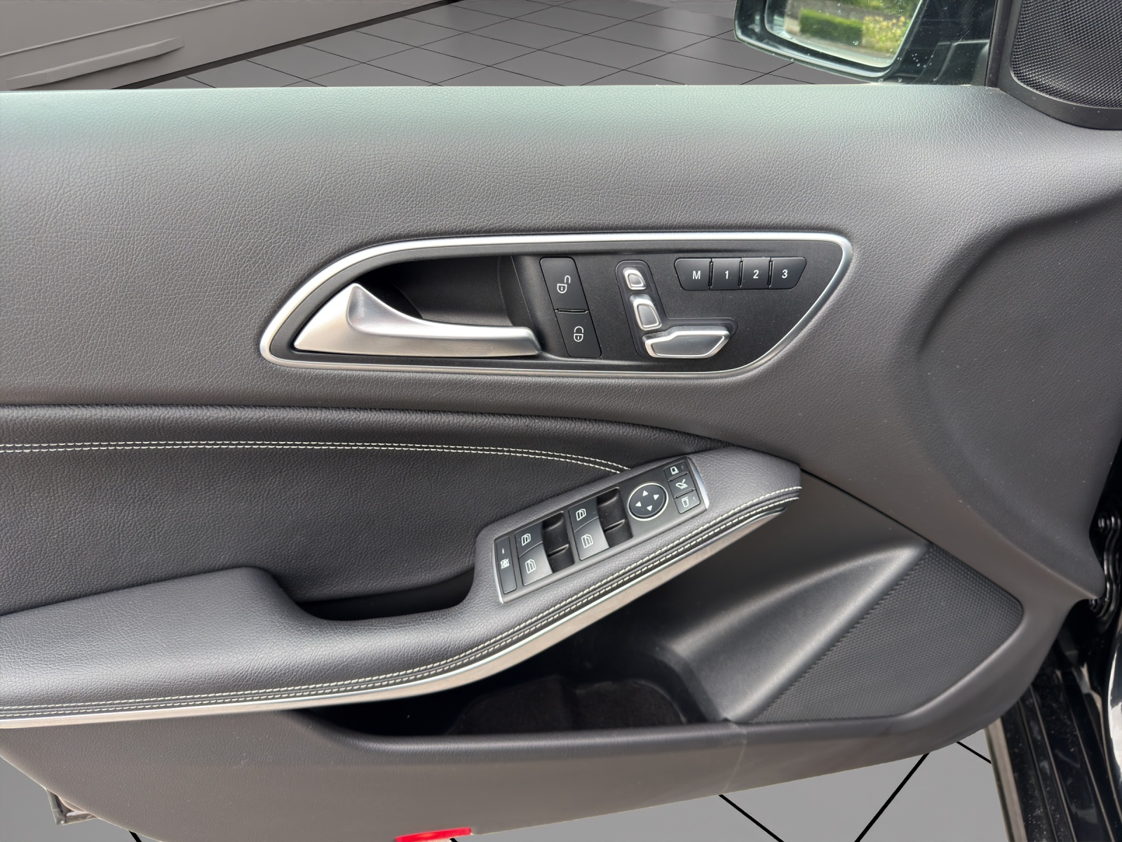 MERCEDES-BENZ A 200 Night Star-image-9