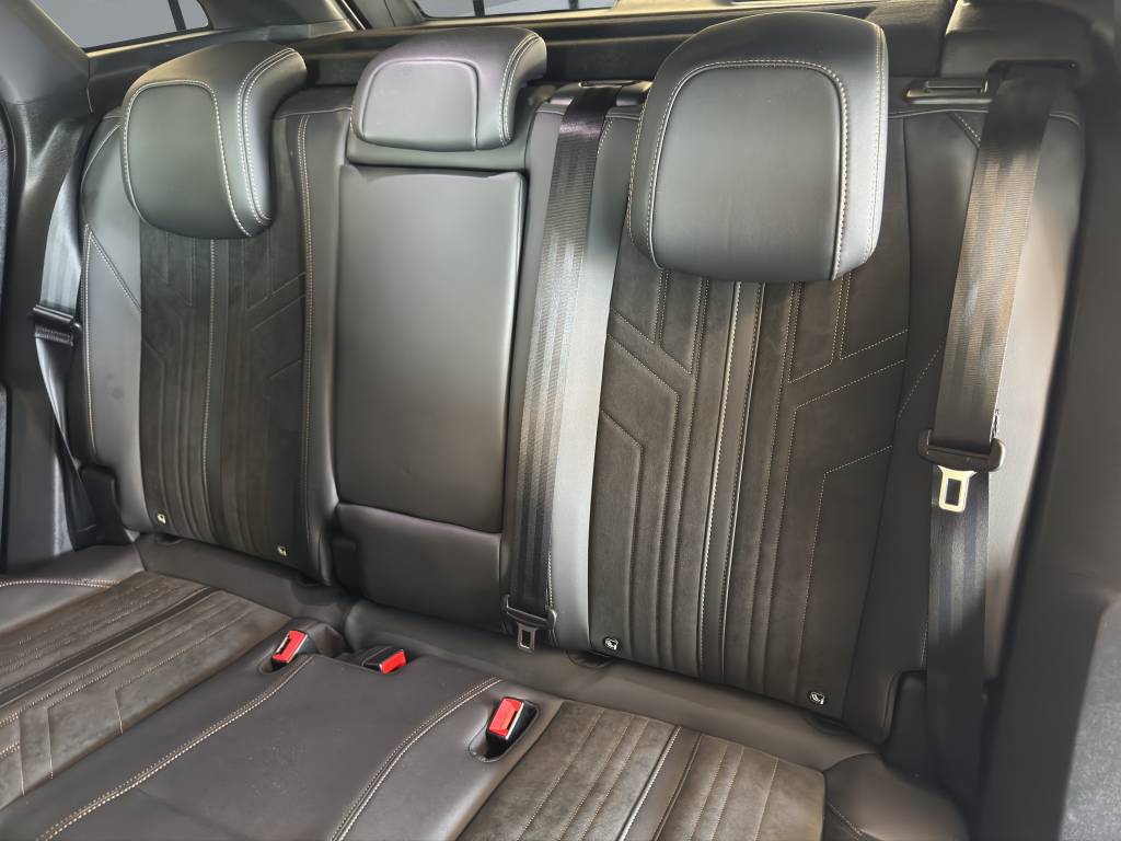 PEUGEOT 3008 300e Hybrid4 GT Pack EAT8-image-8