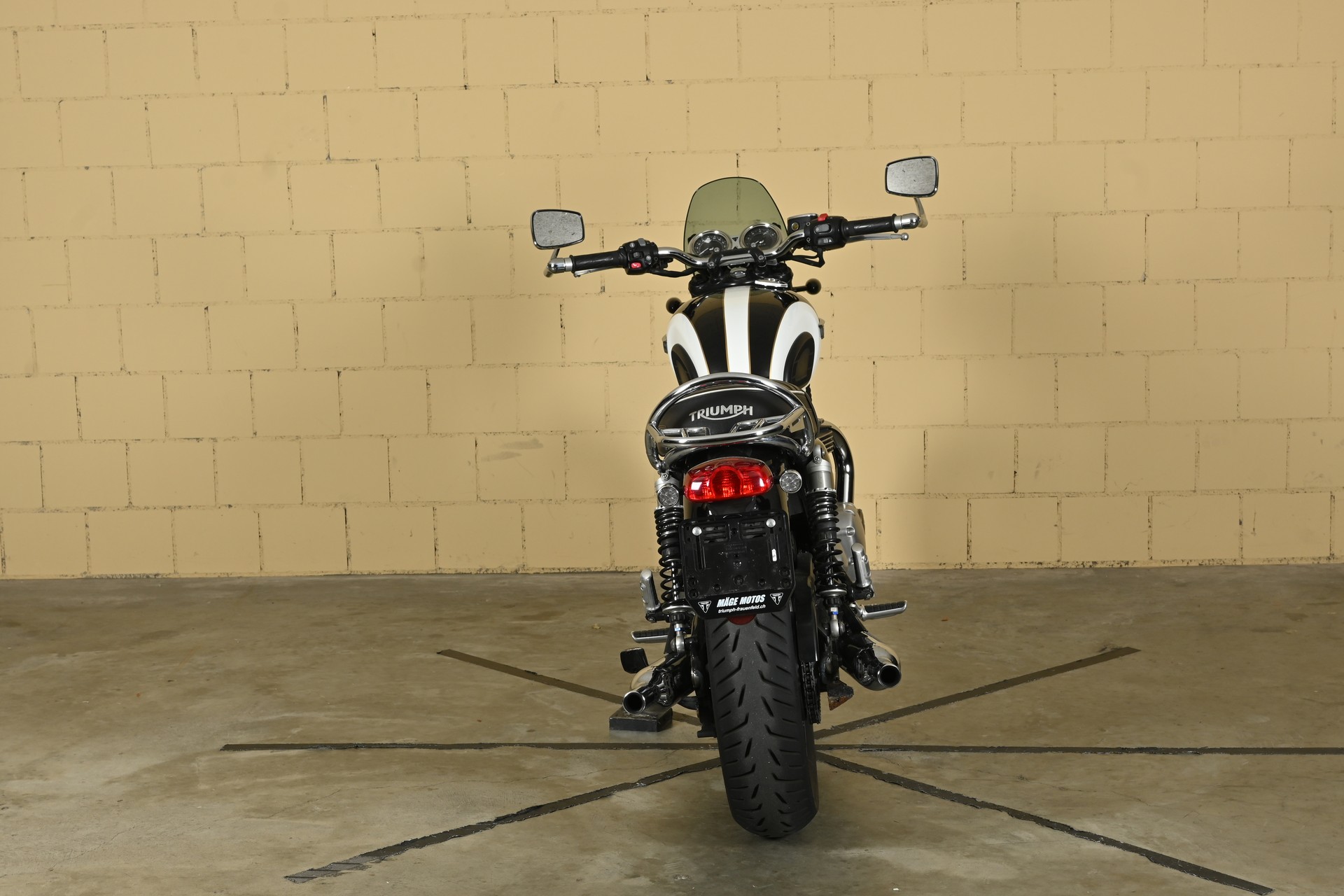 TRIUMPH Bonneville T120 ABS-image-11