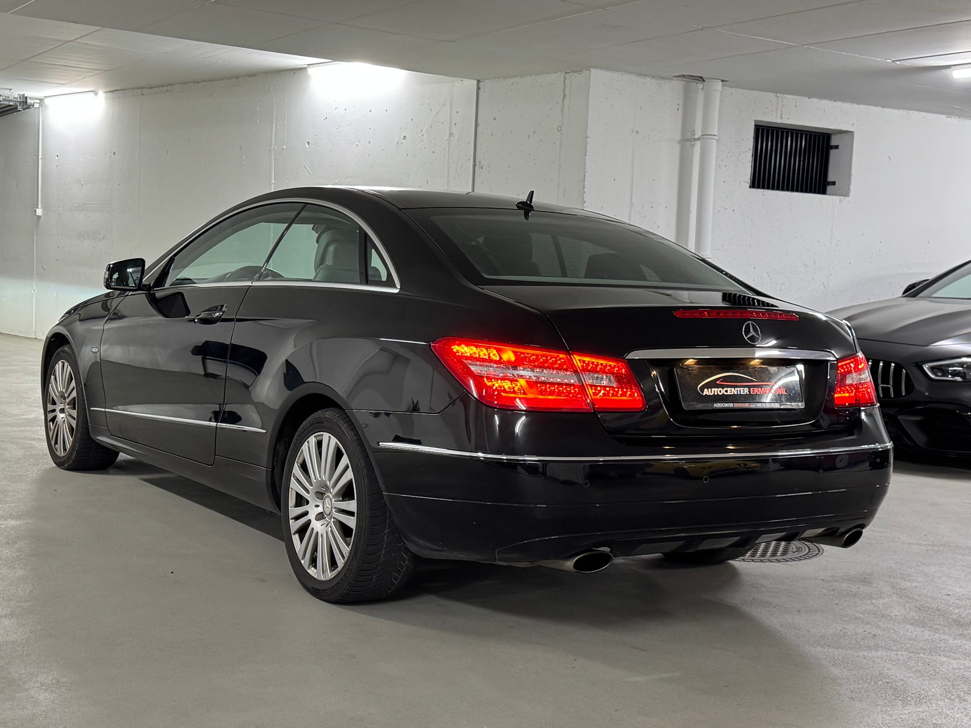 MERCEDES-BENZ E 350 CGI BlueEfficiency 7G-Tronic-image-4