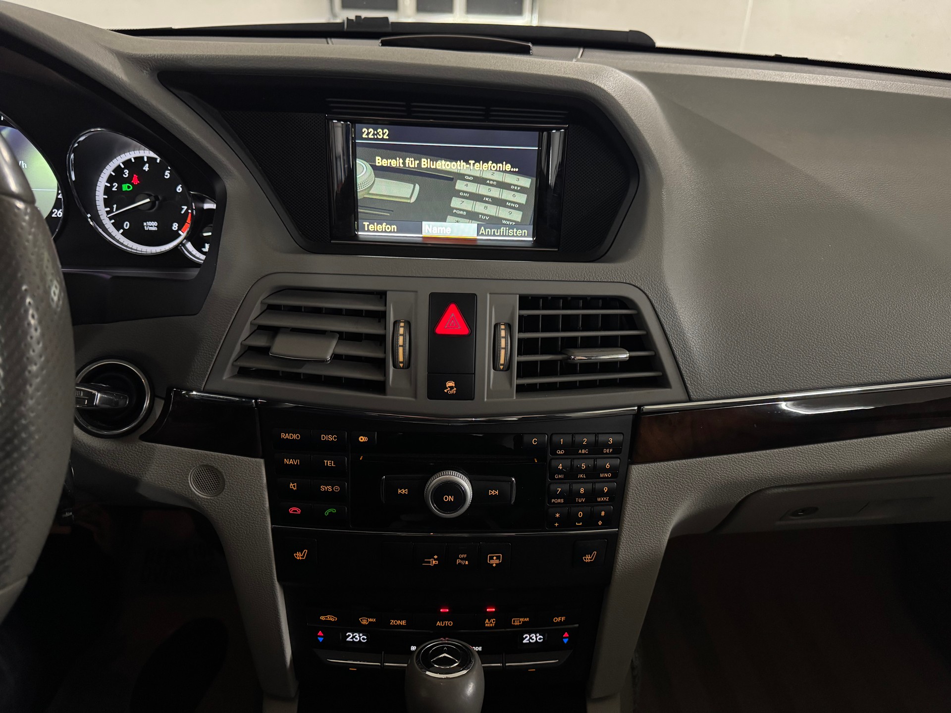 MERCEDES-BENZ E 350 CGI BlueEfficiency 7G-Tronic-image-11