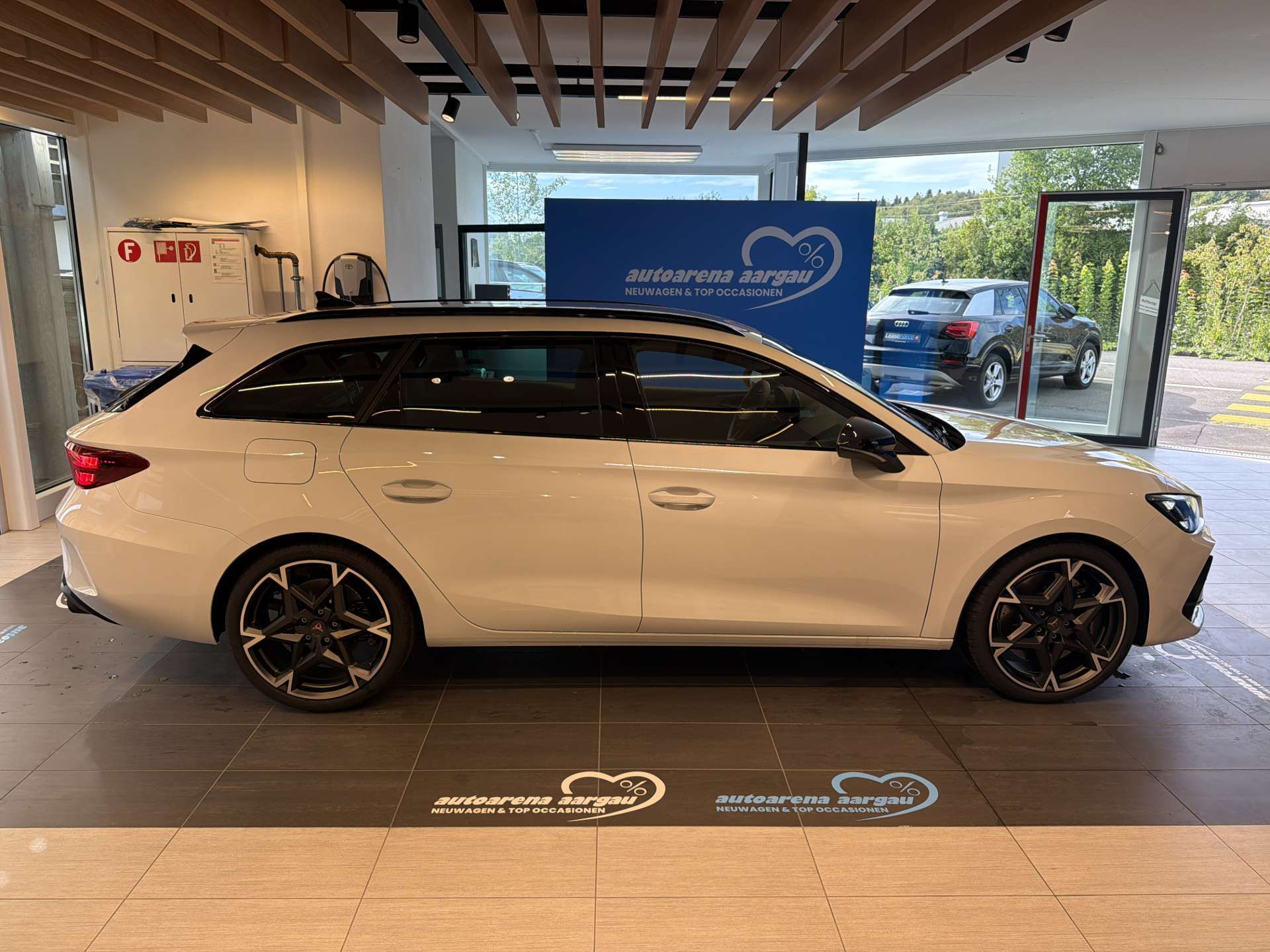 CUPRA LEON ST 2.0 TSi VZ 333PS 4Drive DSG-Automat-image-11