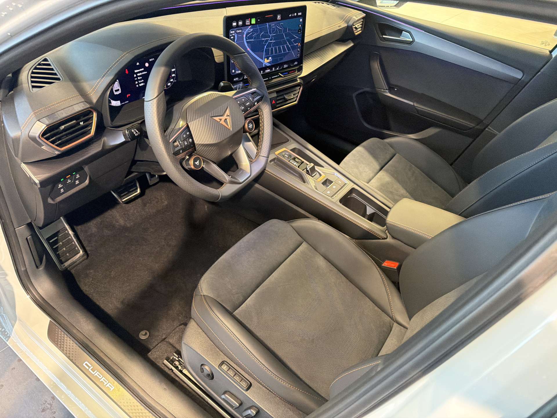 CUPRA LEON ST 2.0 TSi VZ 333PS 4Drive DSG-Automat-image-5