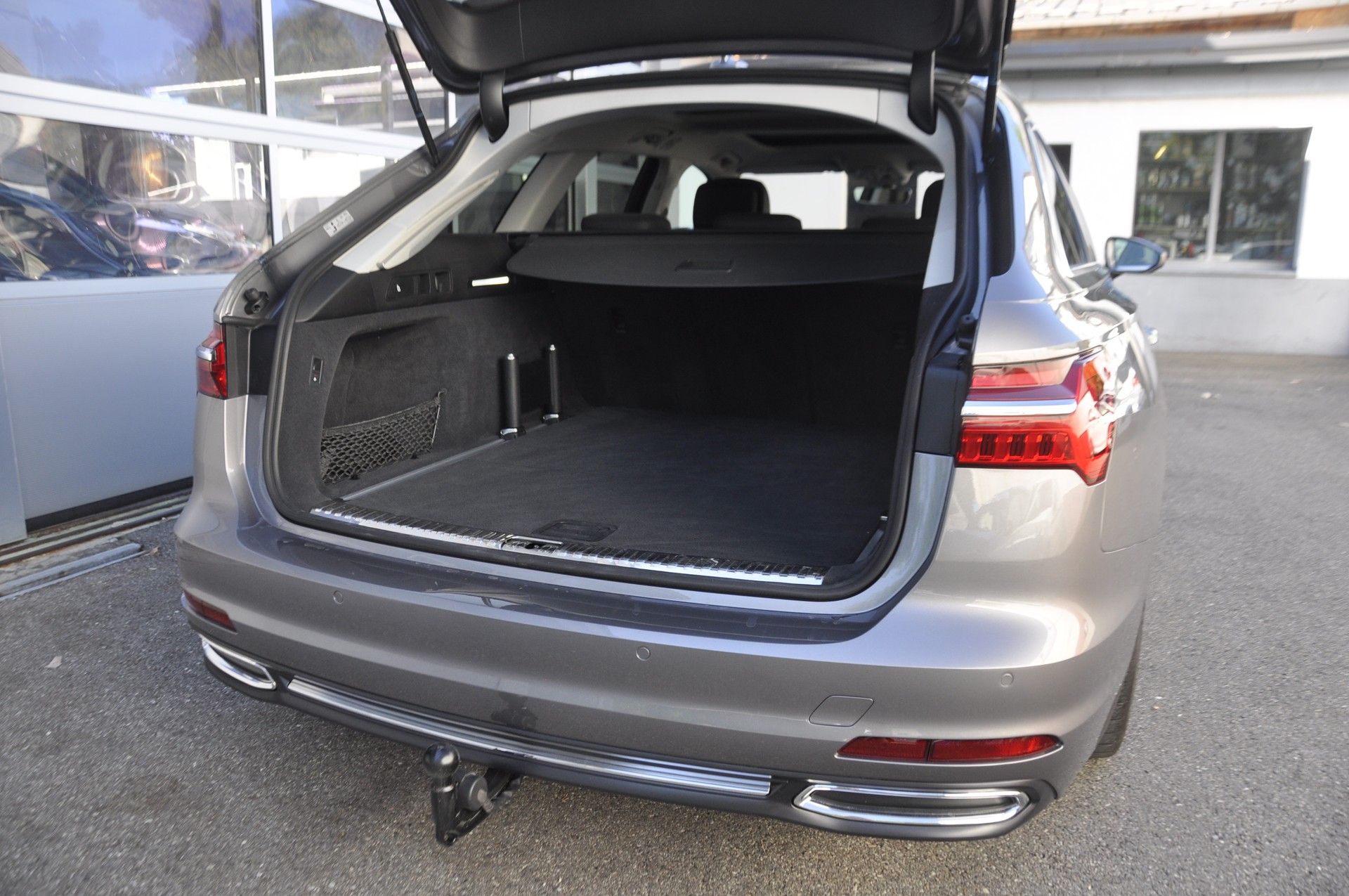 AUDI A6 Avant 55 TFSI Sport quattro S-tronic I Anhängerkupplung-image-14