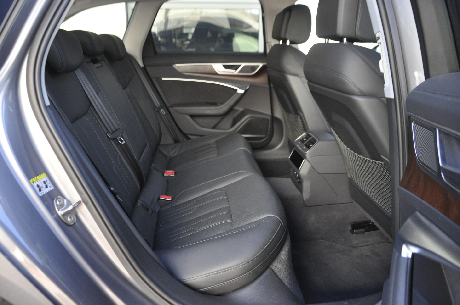 AUDI A6 Avant 55 TFSI Sport quattro S-tronic I Anhängerkupplung-image-8